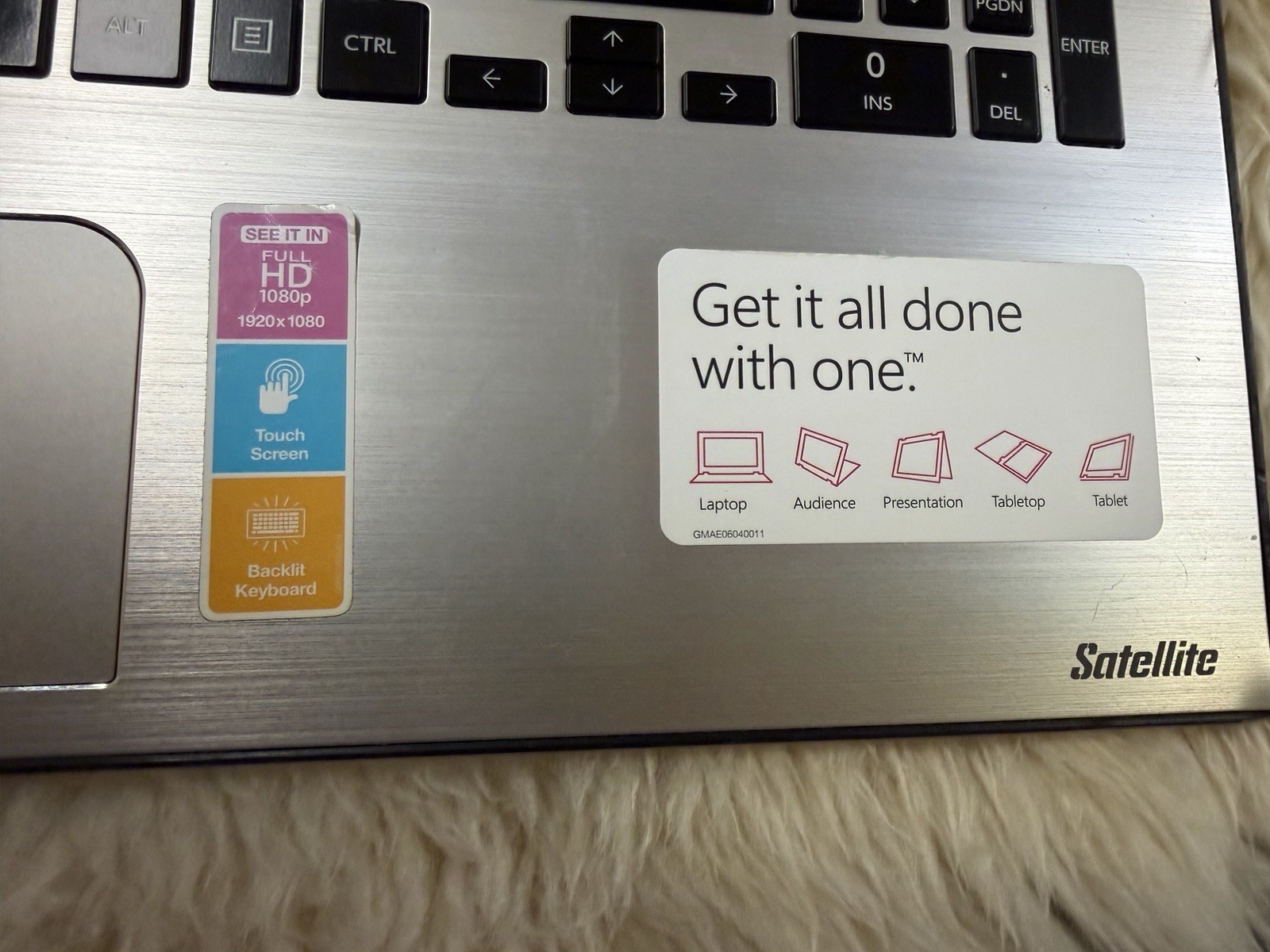 Toshiba Laptop Intel i7-6500U 2.50GHz 8GB RAM 1TB HDD Powers On No Charger AS-IS