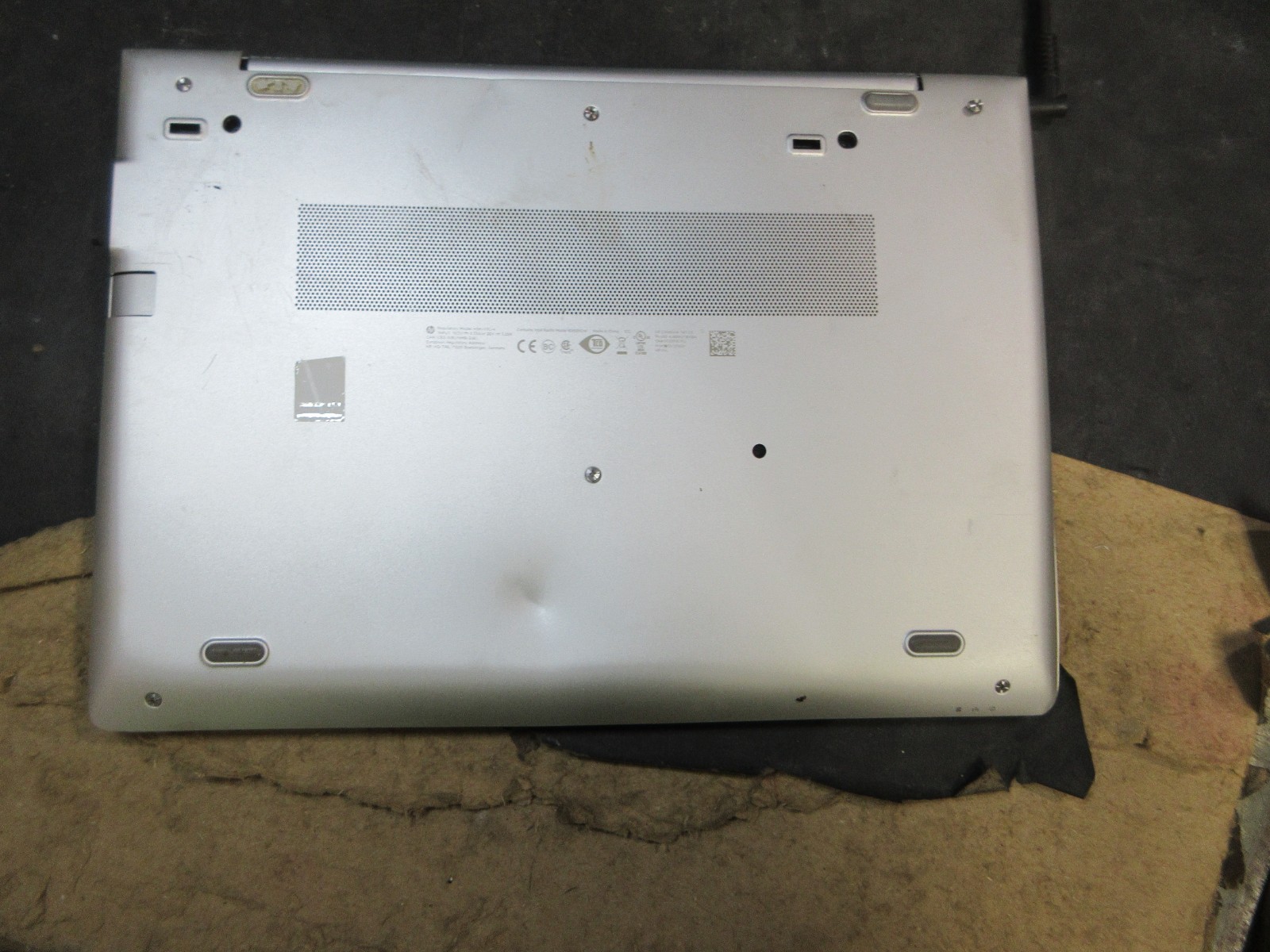 HP EliteBook 745 G5 14″ AMD Ryzen 3 OR 7 GD BATT CRACK SCREEN