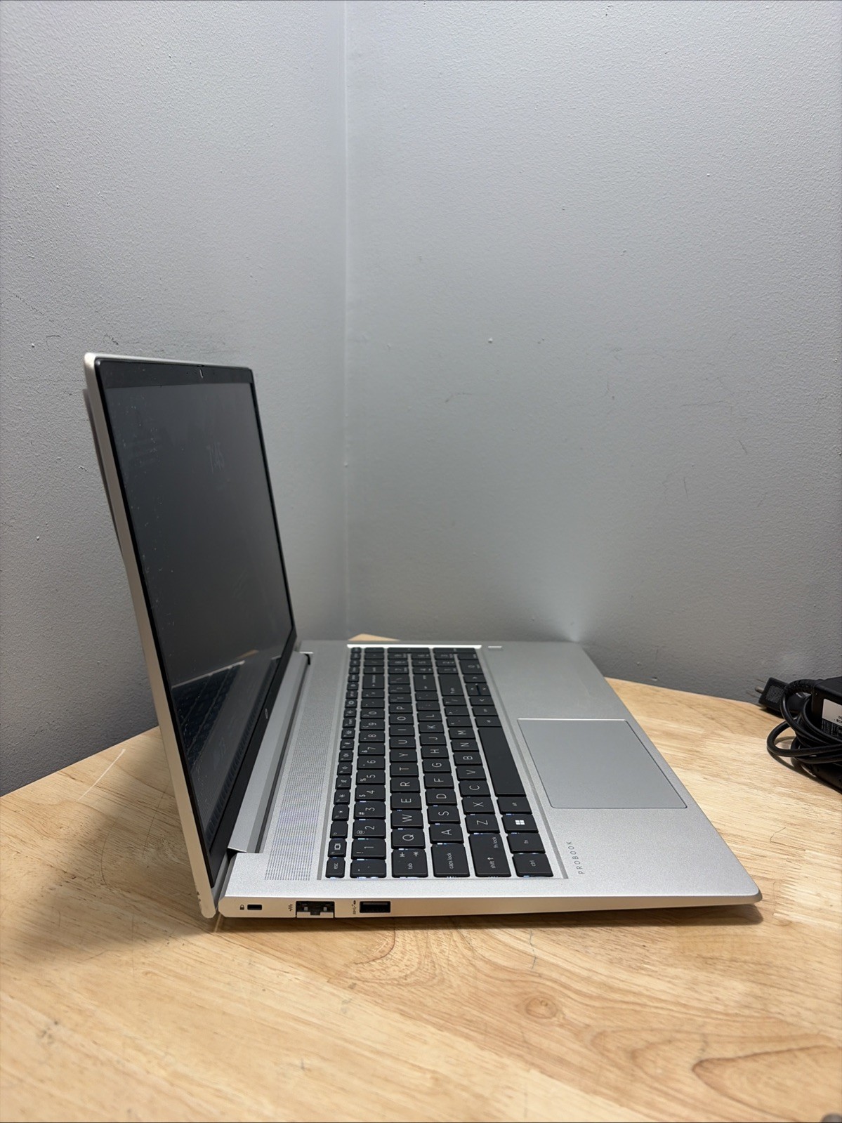 HP ProBook 455 G10 AMD RYZEN 7 7730U 2.0GHZ 16GB 256GB SSD WCAM WIFI W11 CORD