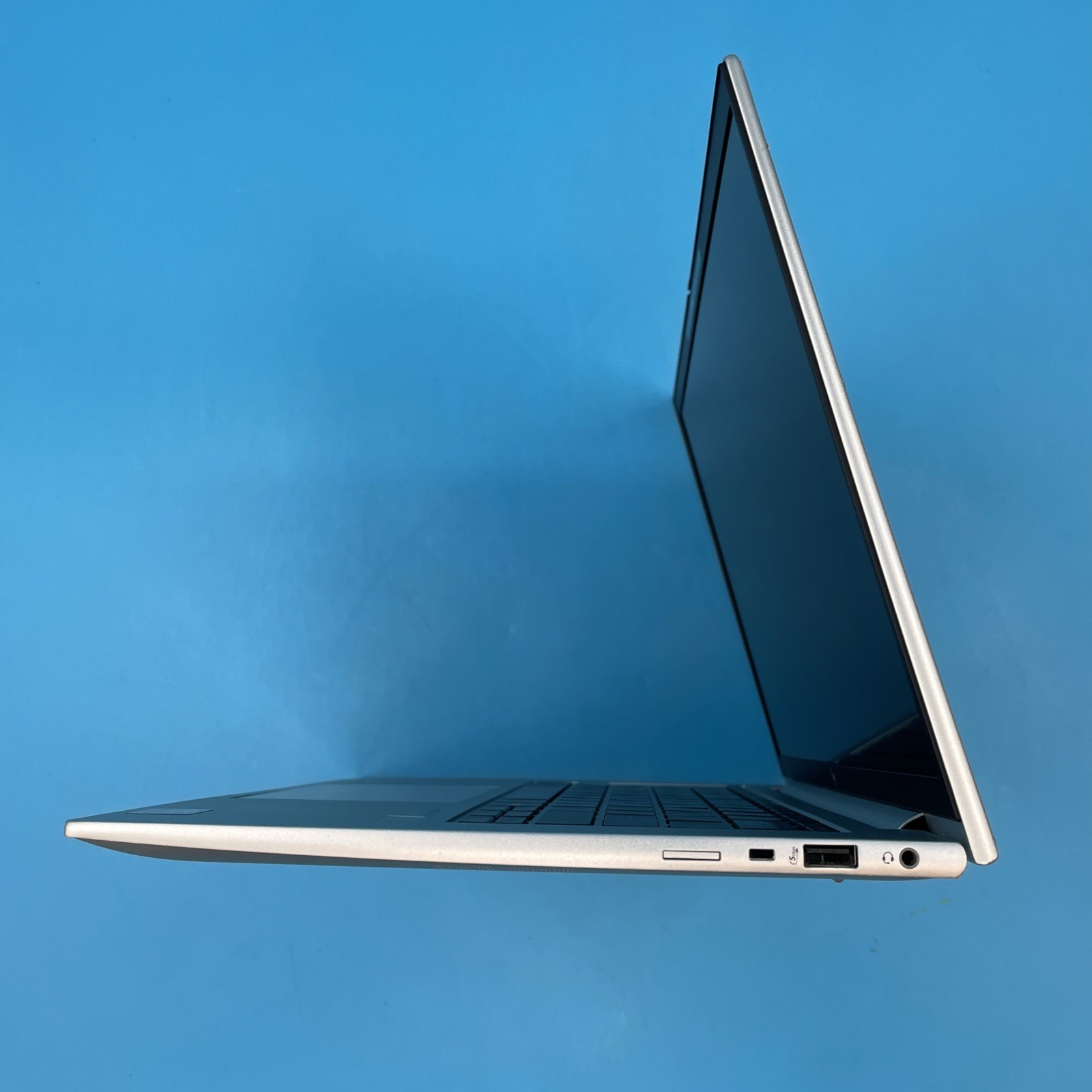 HP EliteBook 840 G11 | Ultra 5 135U | 32GB RAM | 512GB SSD | NO OS | 87% BATT