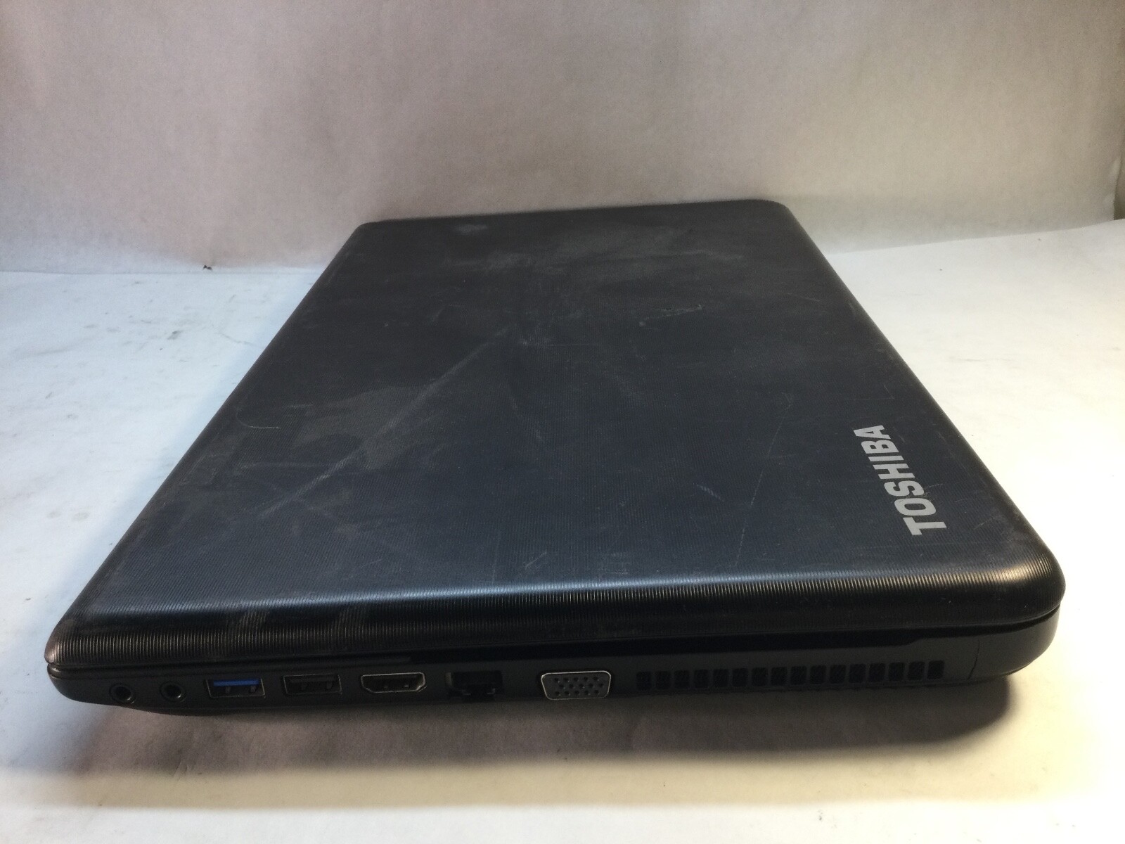 Toshiba Satellite C55 15″ Laptop Intel Core i3-4005U-BAD DISPLAY -MZ