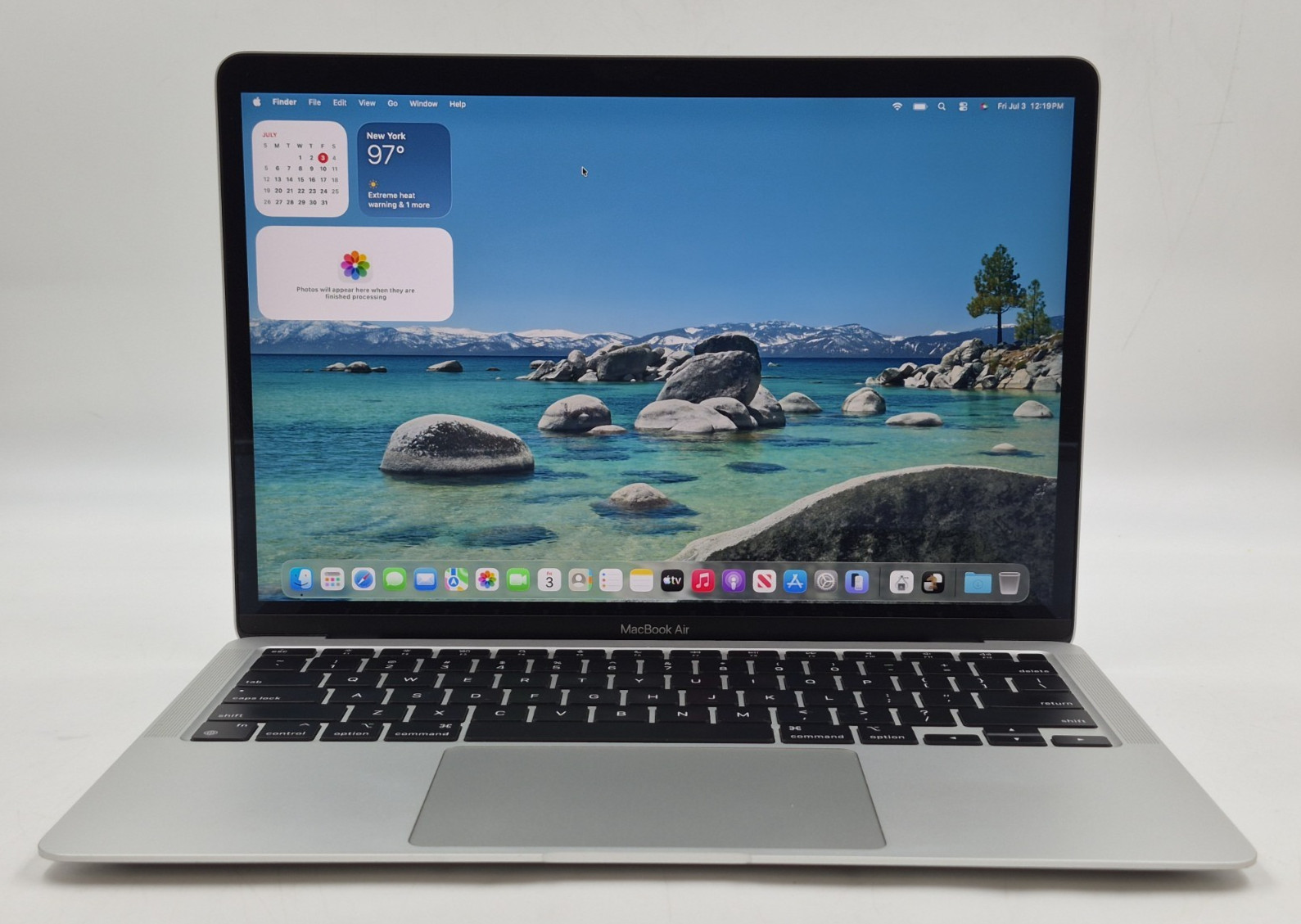 Apple MacBook Air A2337 13″ M1 3.20GHz 8GB RAM 256GB NVMe macOS Tahoe