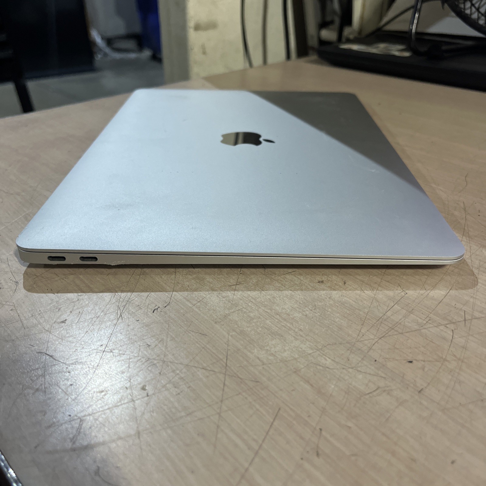 APPLE MACBOOK AIR 13″ SCISSOR, 2020 CORE I3-1000NG4 1.1GHZ 8GB RAM 256SSD ‘