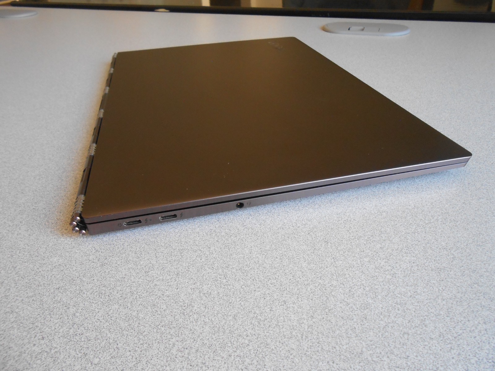 ~~LENOVO YOGA 920-13IKB LAPTOP i7 8550U 1.8GHZ 13″ TOUCH 8GB 256GB WINDOWS 10~~