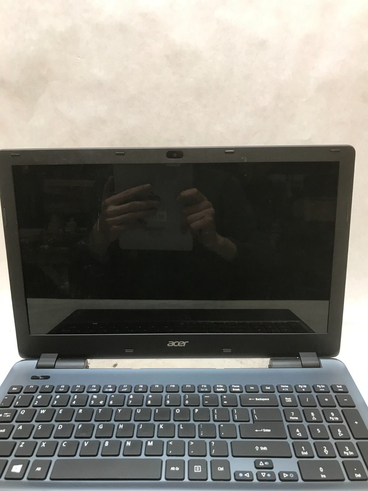 Acer E571 15″ Laptop E5-571-56UQ *Unknown Specs* For Parts/Repair POWER DEAD -DW