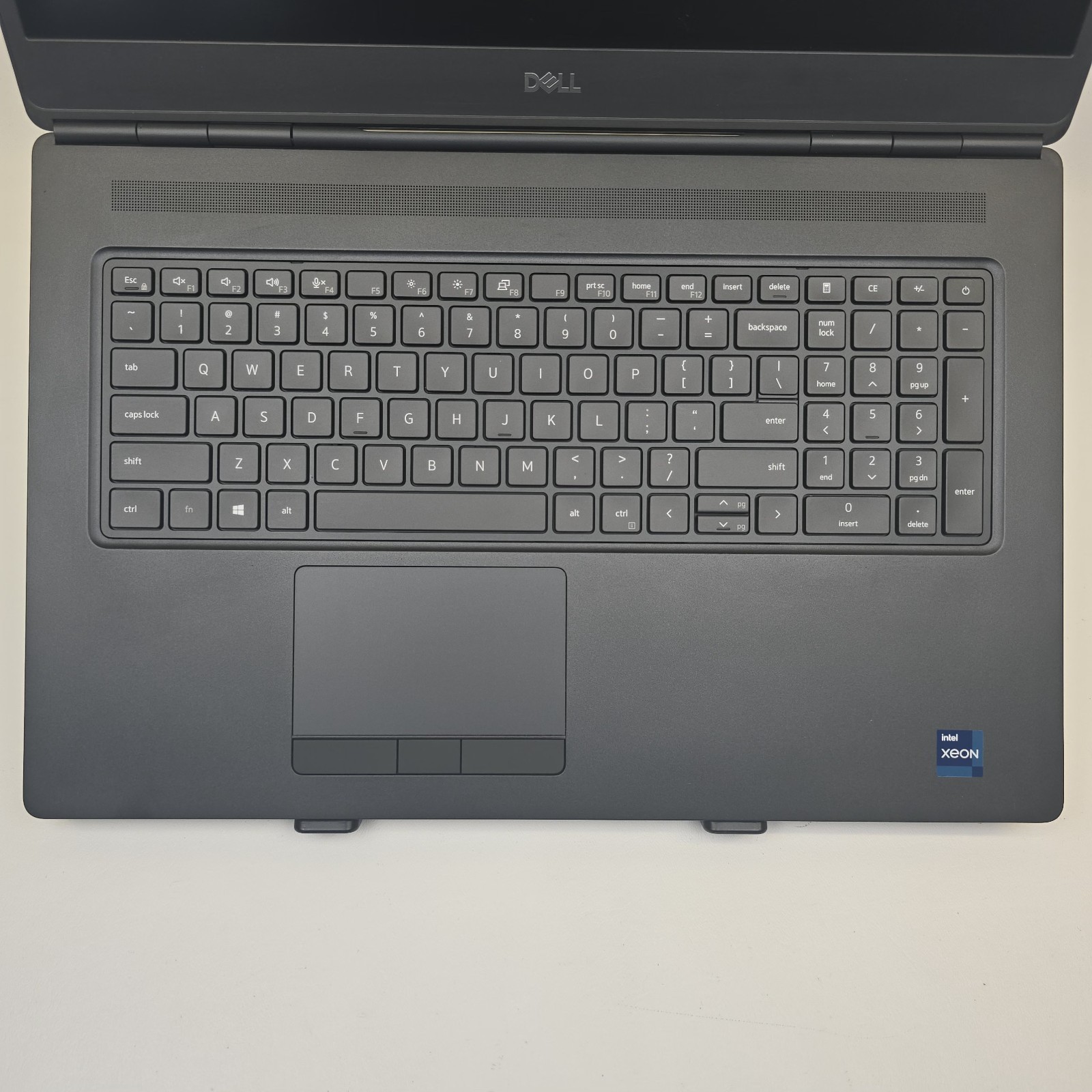 Dell Precision 7760 FHD Xeon W-11855M 64GB 1TB Intel UHD NO OS/AC
