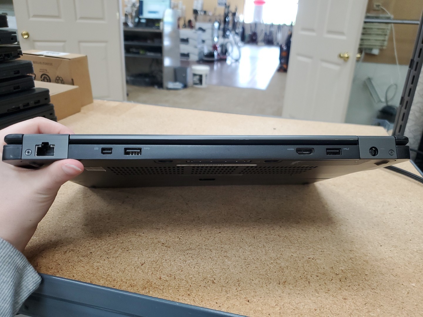DELL Latitude E7450 14″ Intel Core i5-5300U 8GB RAM 256gb SSD W11P 042926-7