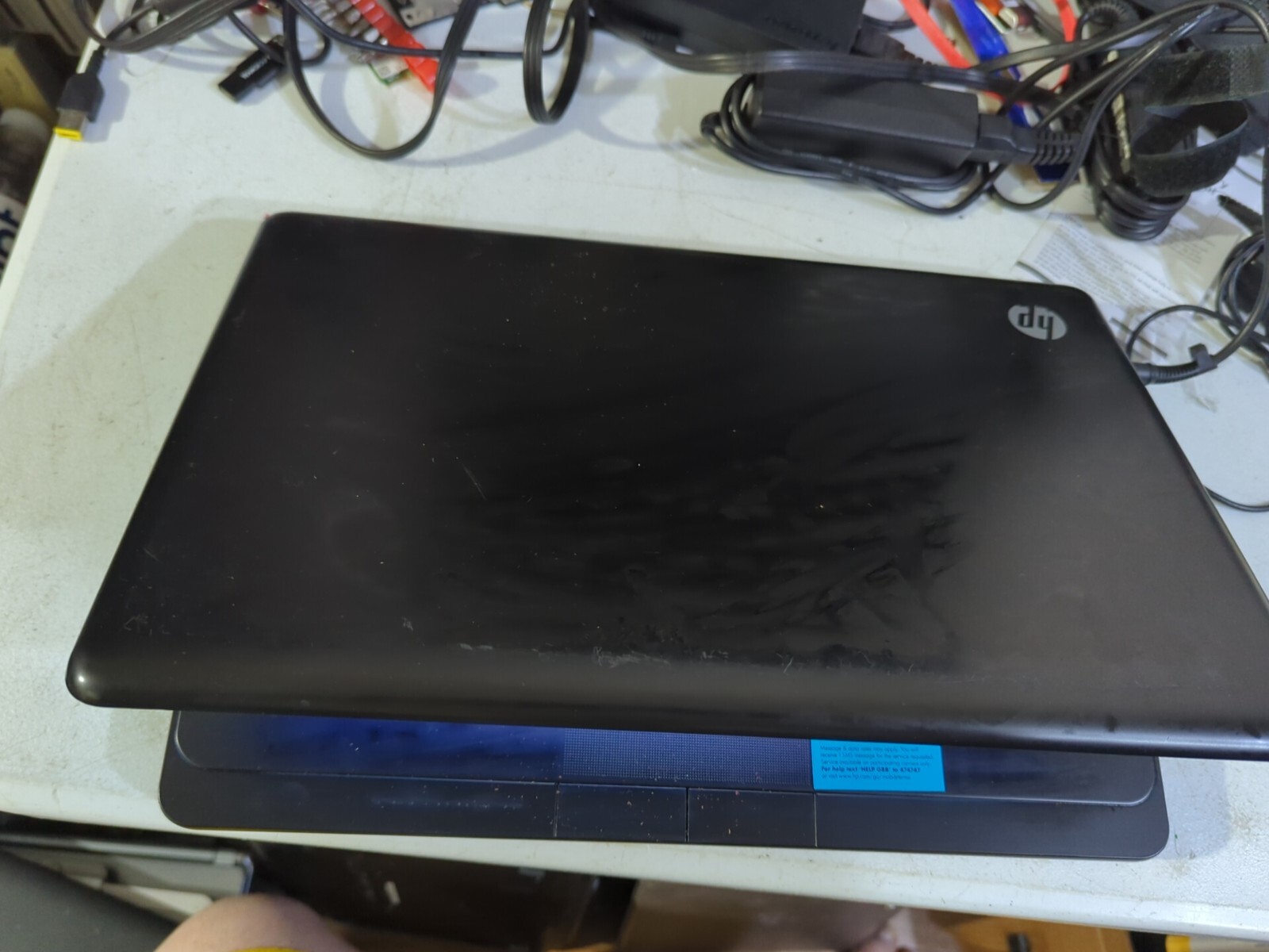 Hp 2000 Laptop (win 7,90gb SSD, 4gb Ram, E-350 Cpu, DVD, Wifi, Webcam)