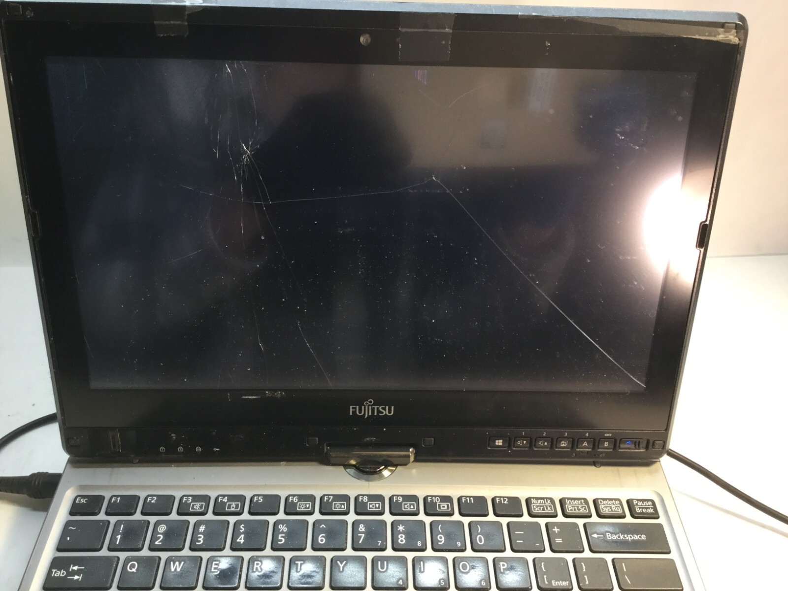 Fujitsu Lifebook T732 13″ Laptop Intel Core i5 3rd Gen-POWERS/CRACKED SCREEN -MZ