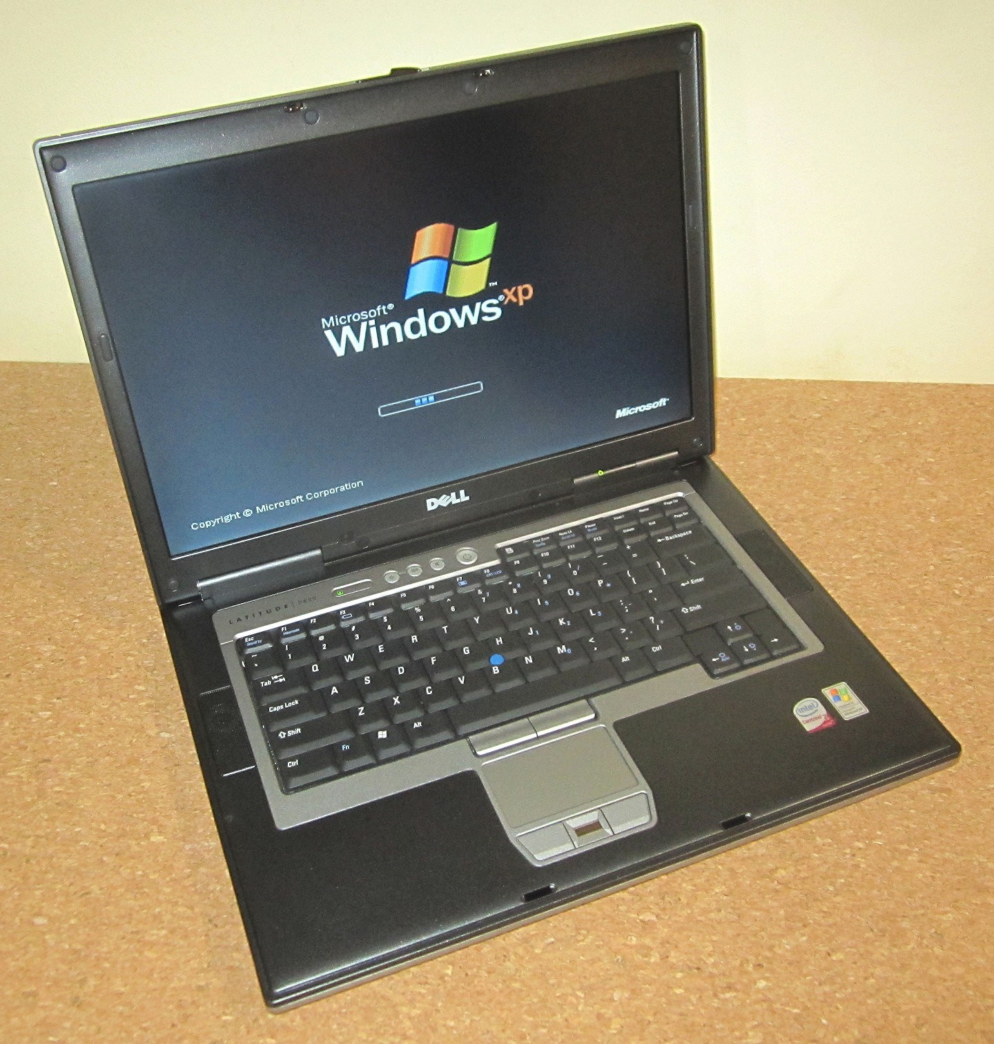 WIN XP Like NOS PRISTINE Dell D830 T9300 4gb 15.4 *NEW WD 240g SSD* Serial DVDRW