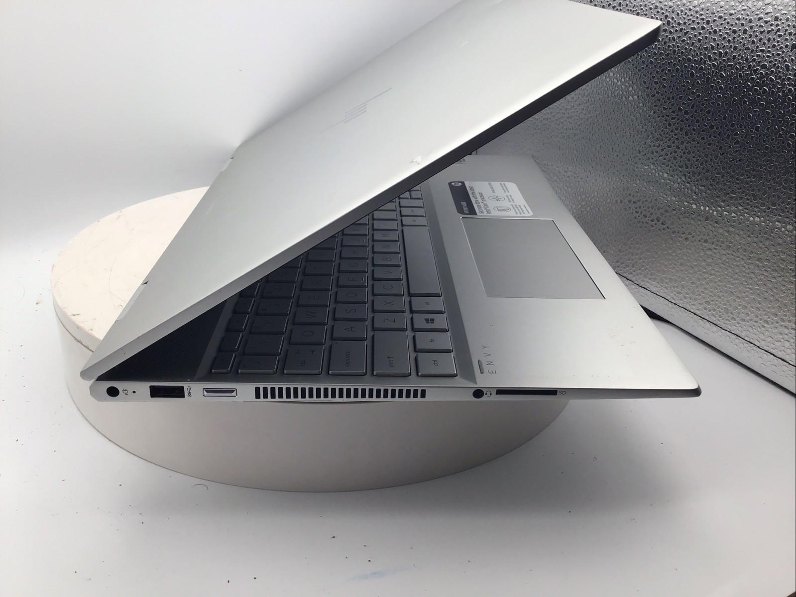 HP Envy x360 15.6″ Laptop i5-10210U 8GB RAM 256GB SSD Windows 11 Pro Used READ