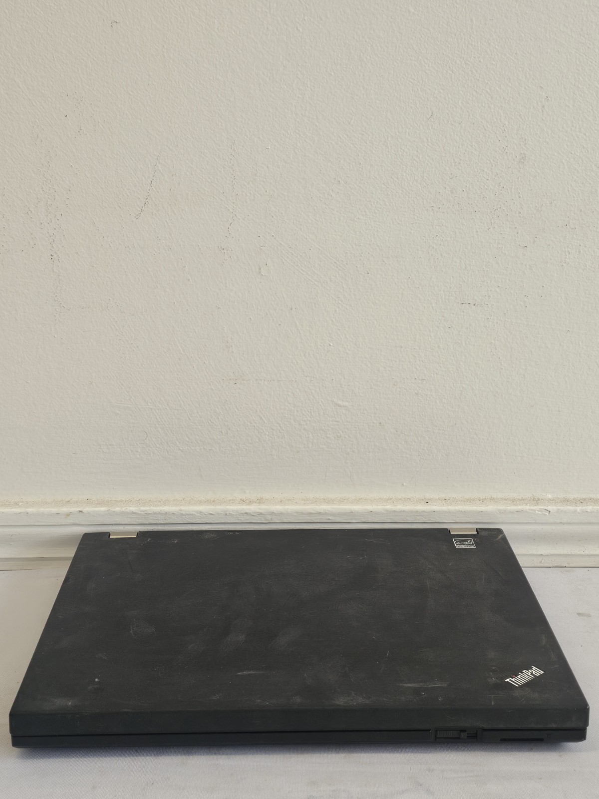 Lenovo ThinkPad T410 Laptop – i5-M520 – 4GB RAM – NO HDD/OS – Parts/Repair READ