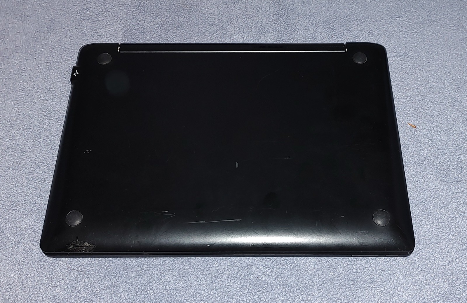 Microsoft Trio Pro – 10.6 *For Parts/Repair* Does not power on