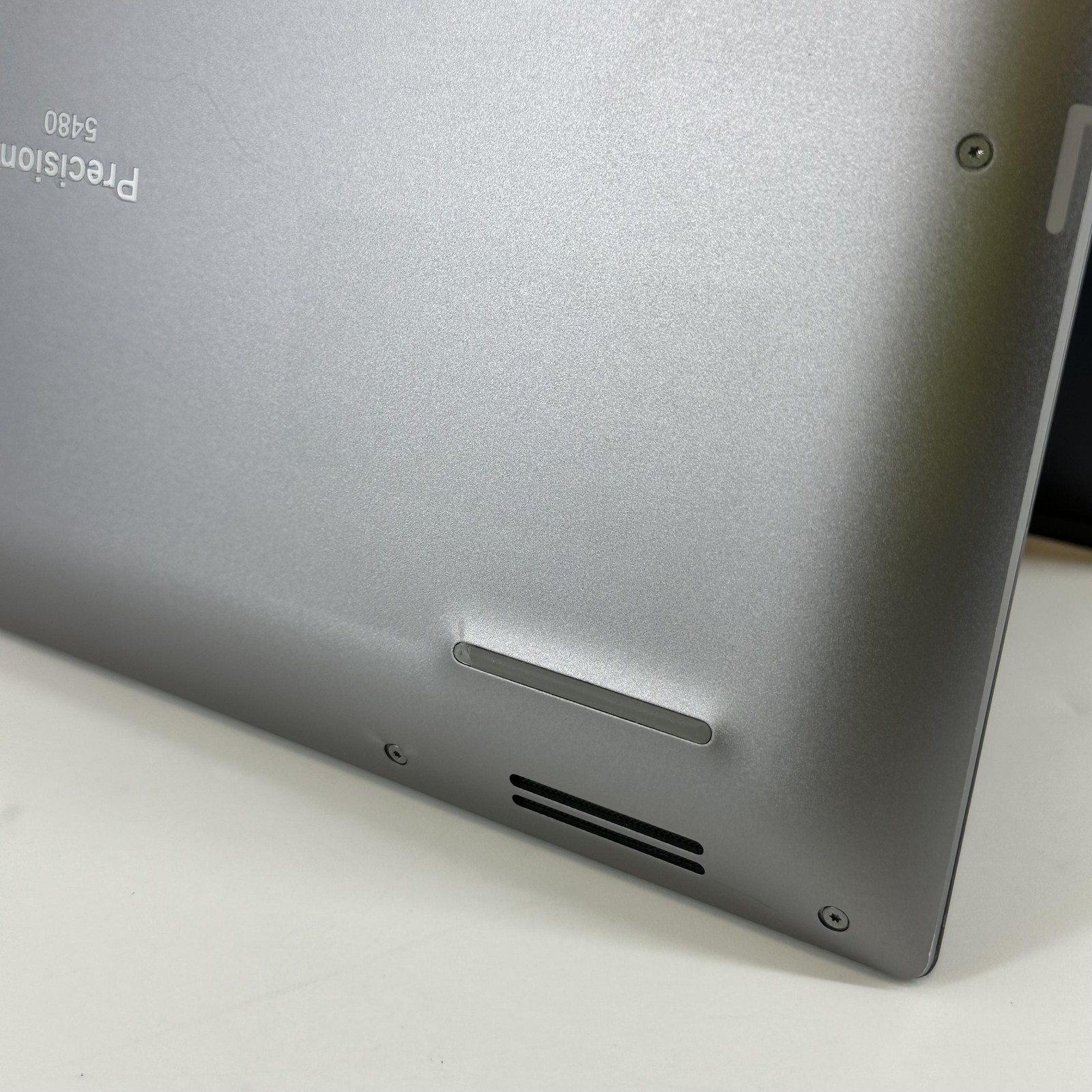 Dell Precision 5480 14 Gray FHD 2.5 GHz i7-13800H 32GB 256GB SSD RTX A1000 Good