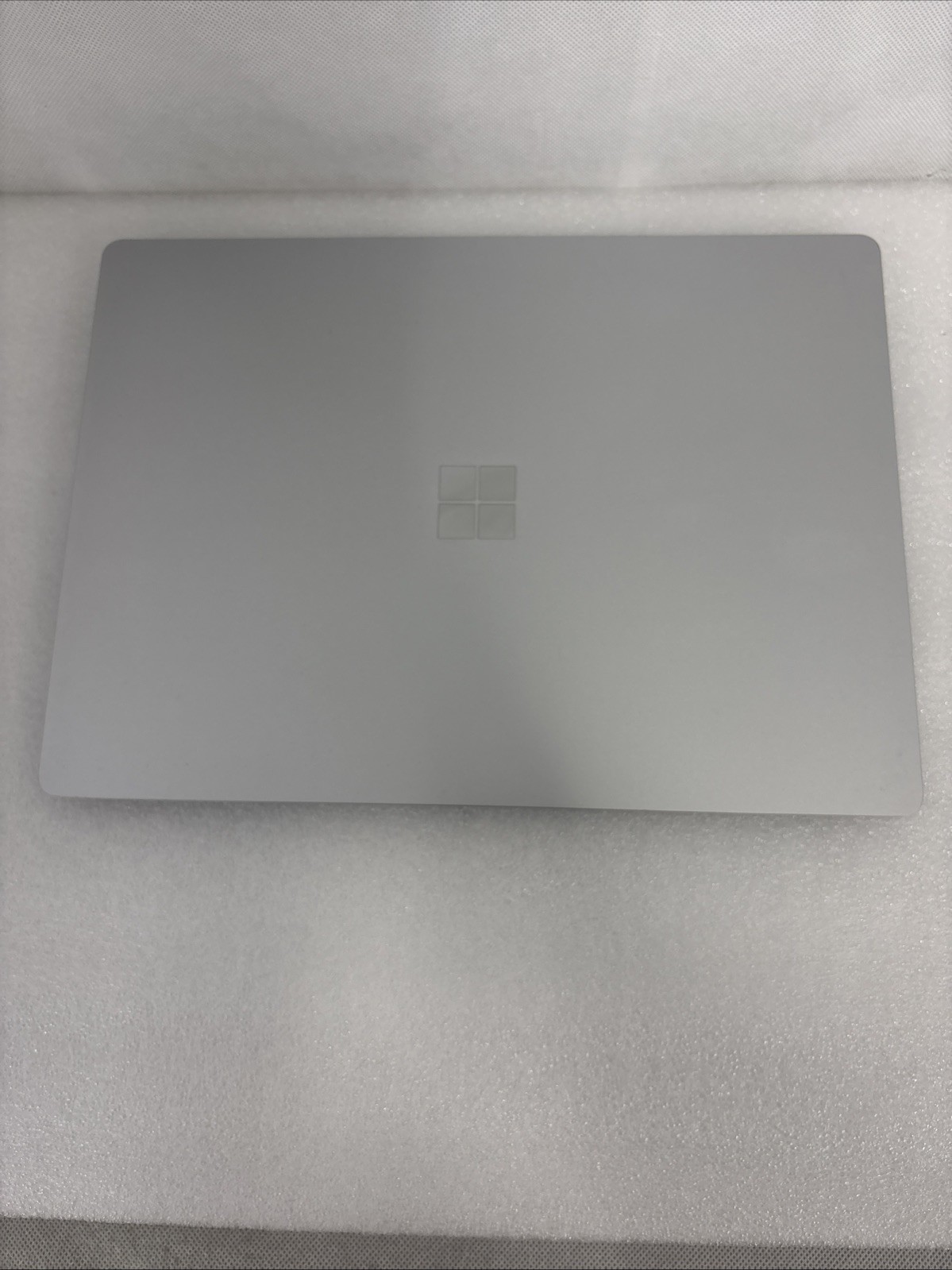 Microsoft Surface Laptop 4 13.5″ (512GB, AMD Ryzen 5, 16GB) – Platinum