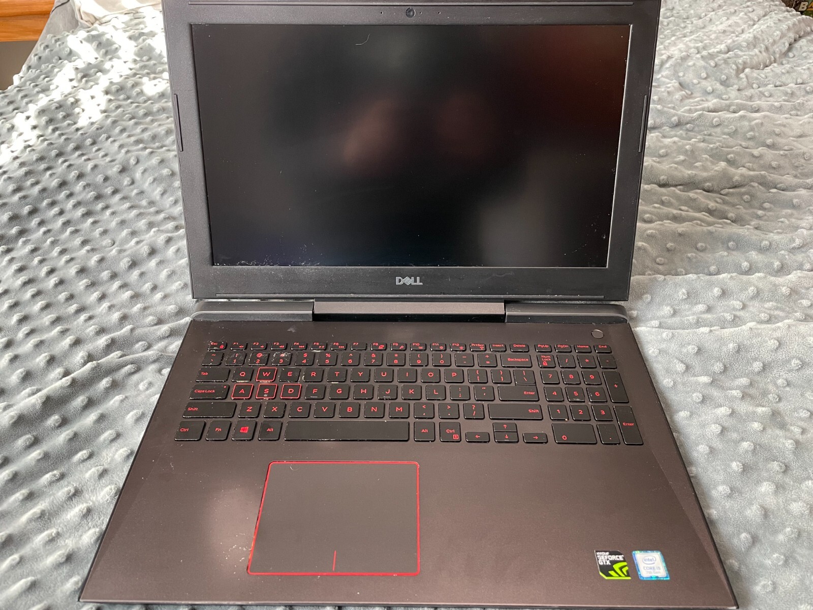 Dell Inspiron 15 7577 15.6″ i5 7300HQ, 16GB DDR4, GTX 1060