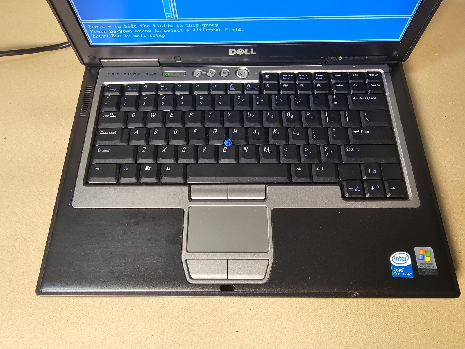 Vintage Dell Latitude D620 14.1″ Core Duo 2GHz 2GB DDR2 250GB SSD No OS