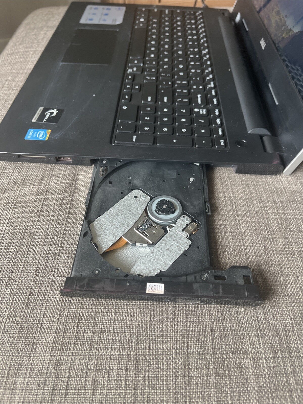 Dell Inspiron 3542 Intel i3-4005U 8GB RAM 500GB HDD 15.6″ Webcam Charger (READ)