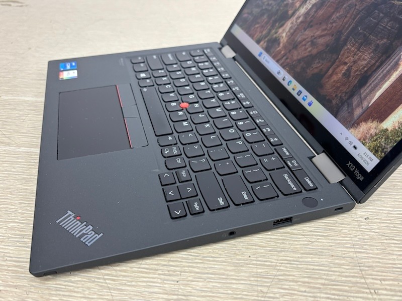 Lenovo ThinkPad X13 Yoga Gen 2 i5-1145G7 16GB 256GB SSD W11P Touch(screen issue)