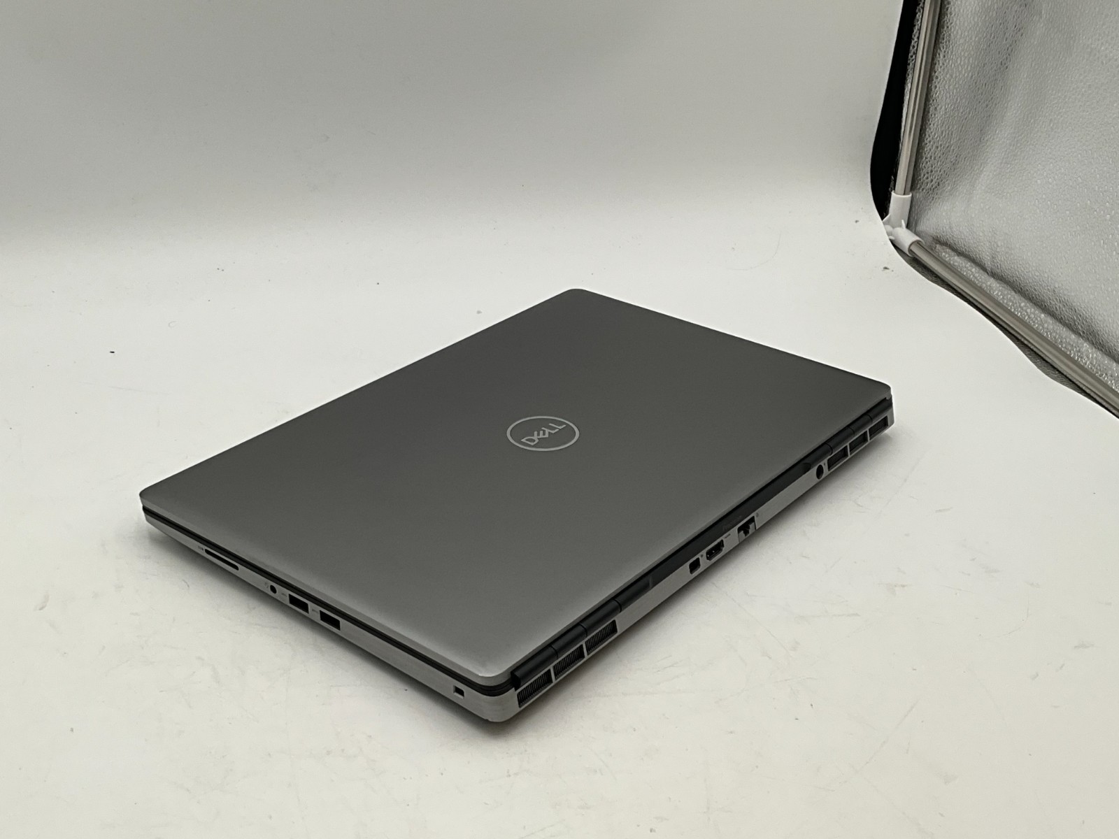 DELL Precision 7560 i7-11850H 2.50g 32GB 1tb T1200 15.6″ WIN11 Laptop FJXM0J3