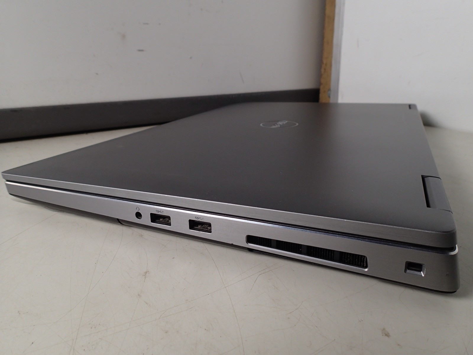 Dell Precision 7740 intel Core i7 9750H 2.60GHz 32GB RAM 512GB m.2 Win 11 Pro
