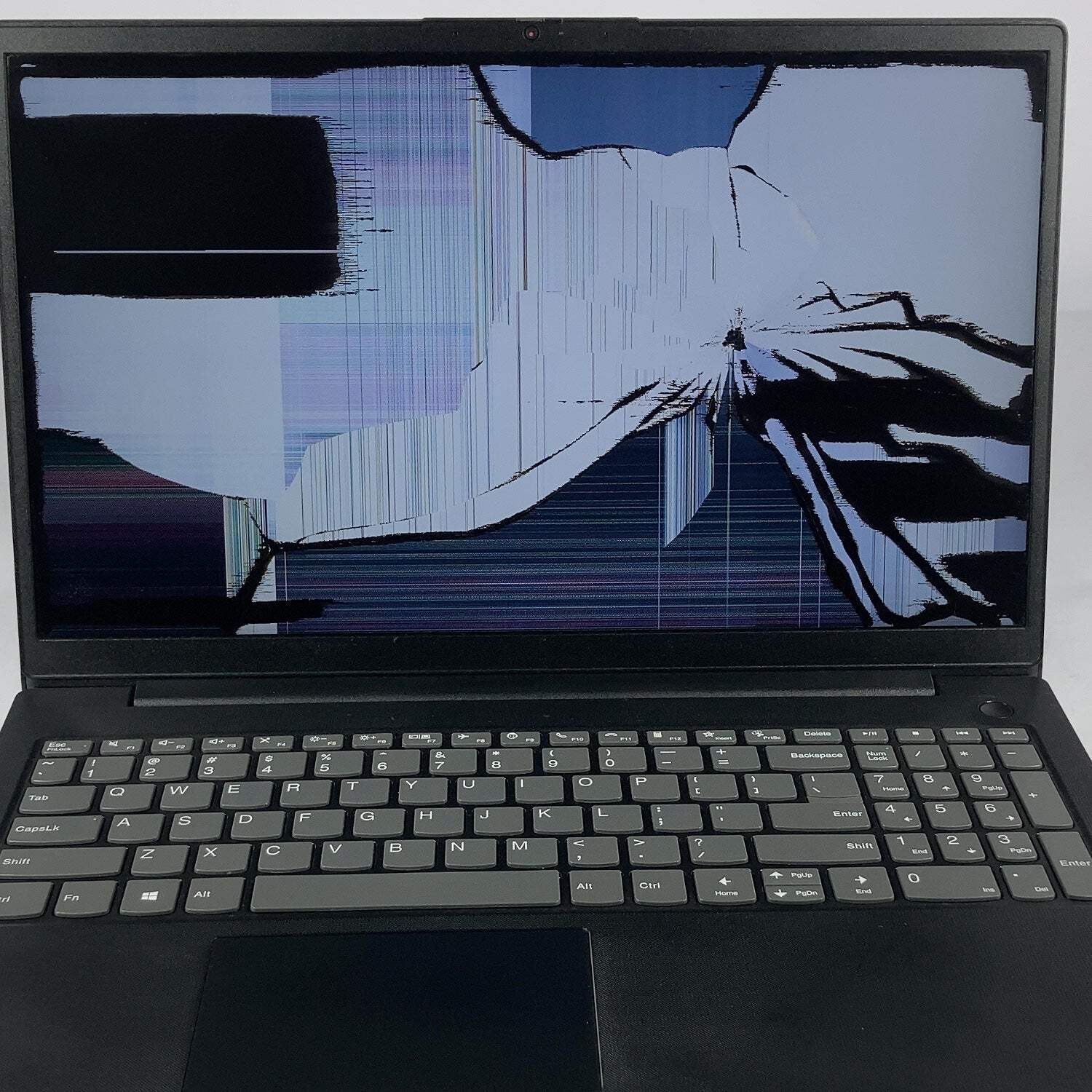 Broken Lenovo V15 G2 ITL 15.6″ i5-1135G7 2.4GHz 8GB RAM FOR PARTS READ