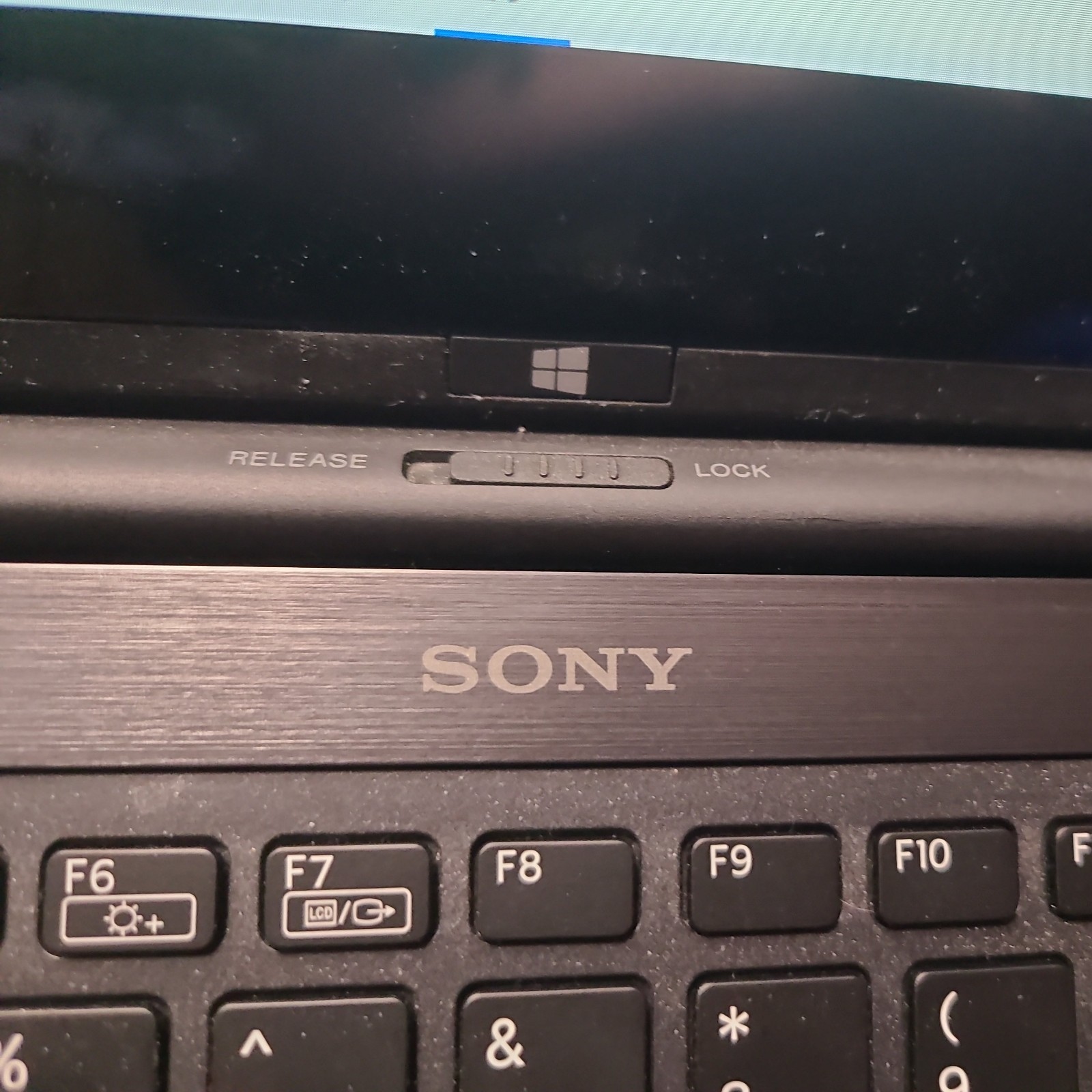 Sony VAIO Flip 14 SVF14N13CXB Intel i5-4200U 8GB 500GB SSD Win10Home *READ*