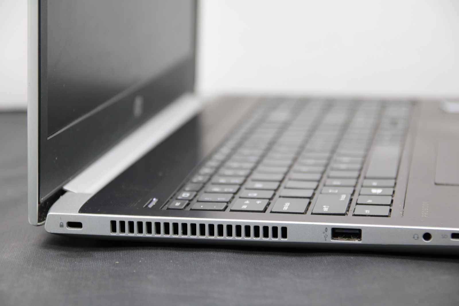 HP PROBOOK 450 G5 – i5-8250U – 4GB, 256GB, Windows 11 + Adapter