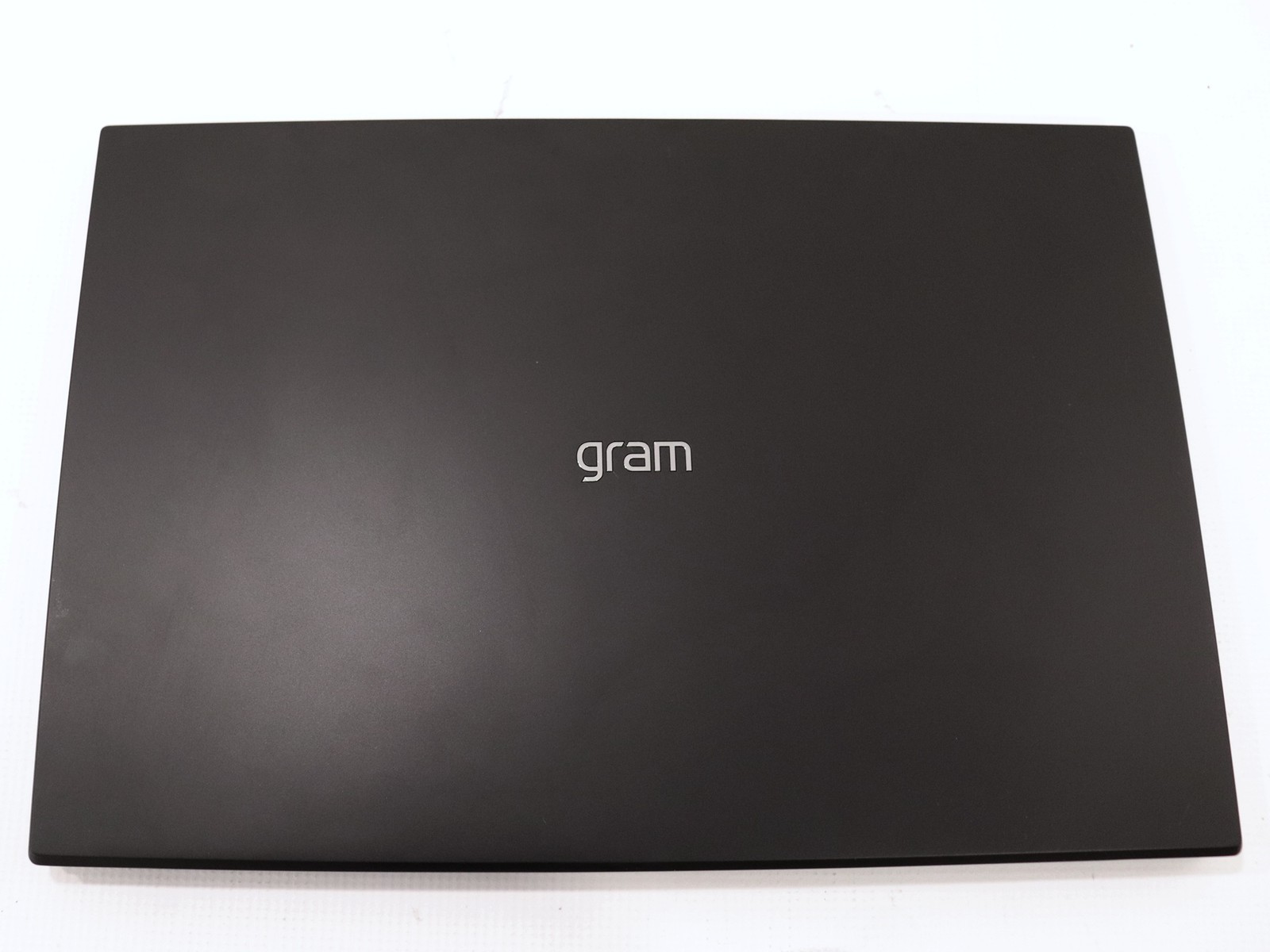 LG Gram 17Z90Q-K.AAB8U1 17″ Intel Core i7-1260P 16GB 1TB NVMe Win 11 Home