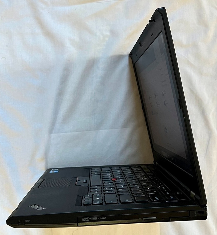 Lenovo Thinkpad T430S I5 8GB Ram 500GB drive webcam win11 PRO charger read