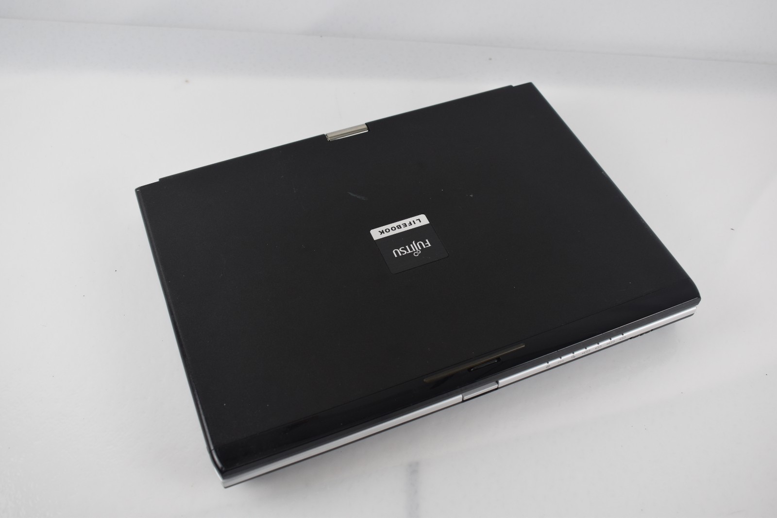 FUJITSU LIFEBOOK T SERIES T900 – BOOTS TO BIOS – INTEL I5 M520 – NO RAM- READ
