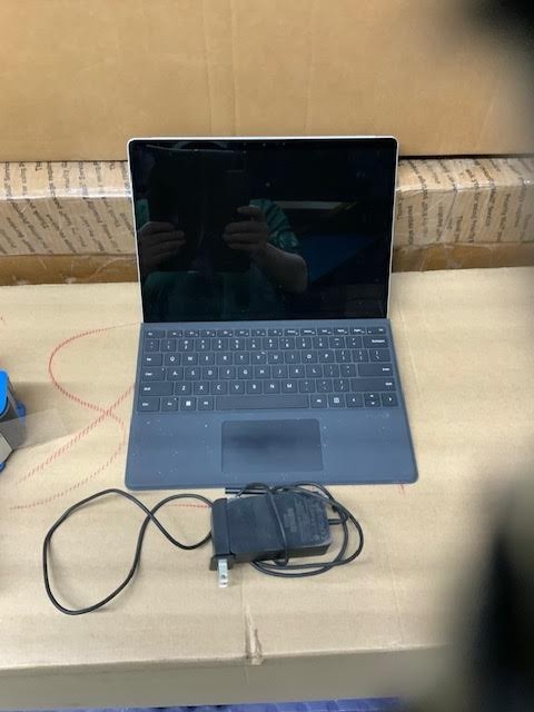 Microsoft Surface Pro 8 13″ Touch, Intel Evo Platform Core i5 8GB RAM, 256GB