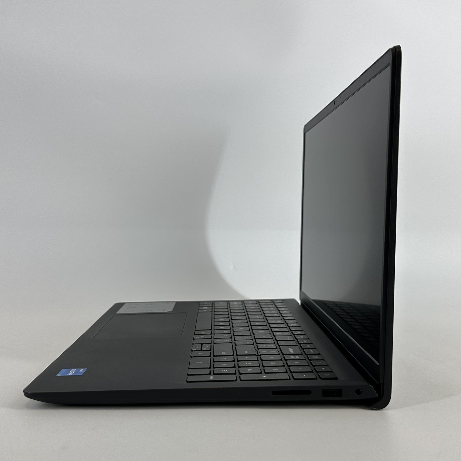 Dell Inspiron 3520 15.6 Black FHD i5-1135G7 2.40GHz 8GB RAM 256GB SSD Good