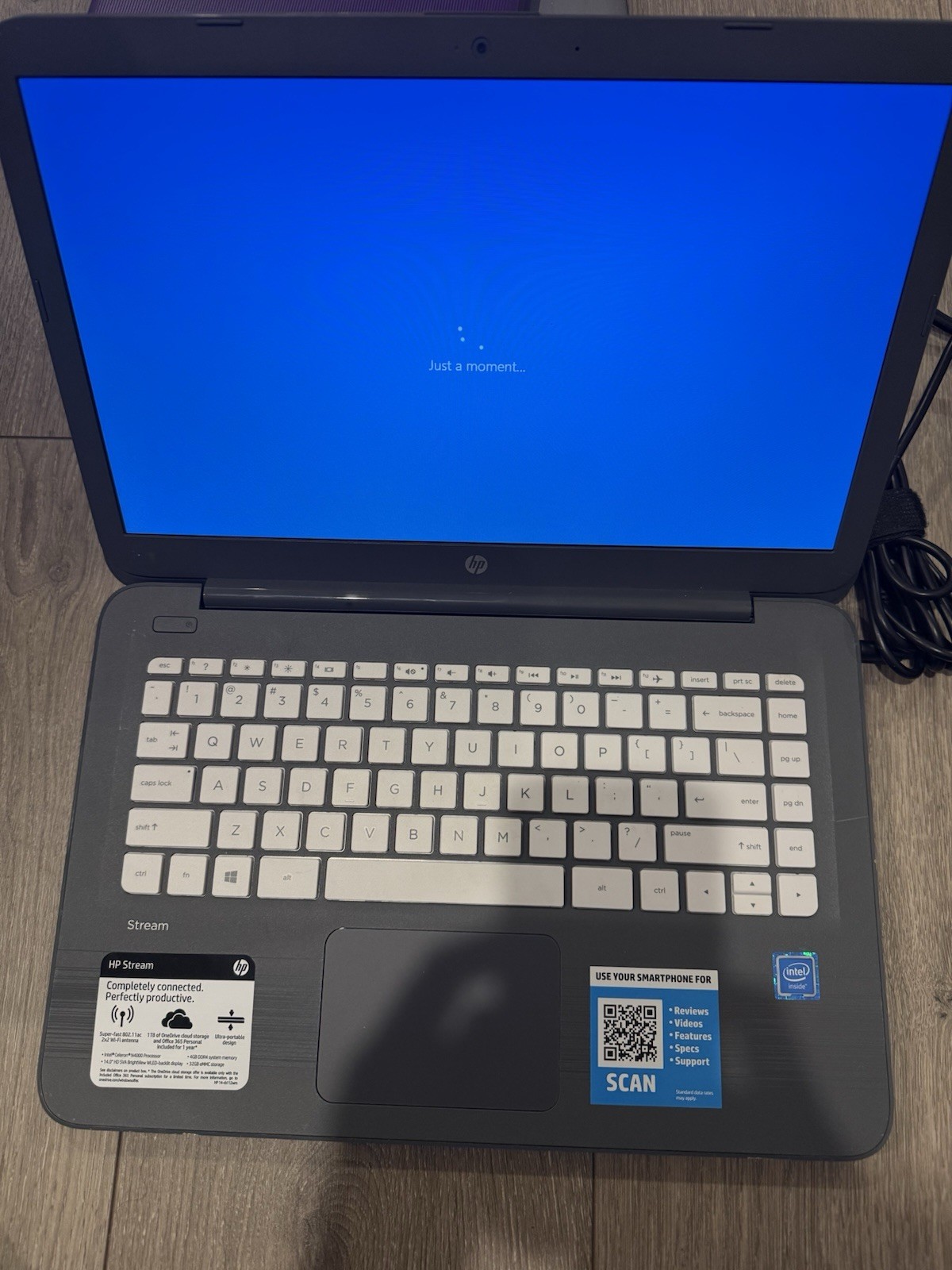 HP Stream 14-cb012wm 14″ (32GB eMMC, Intel Celeron N3060. 1.6 GHz, 4GB) Laptop