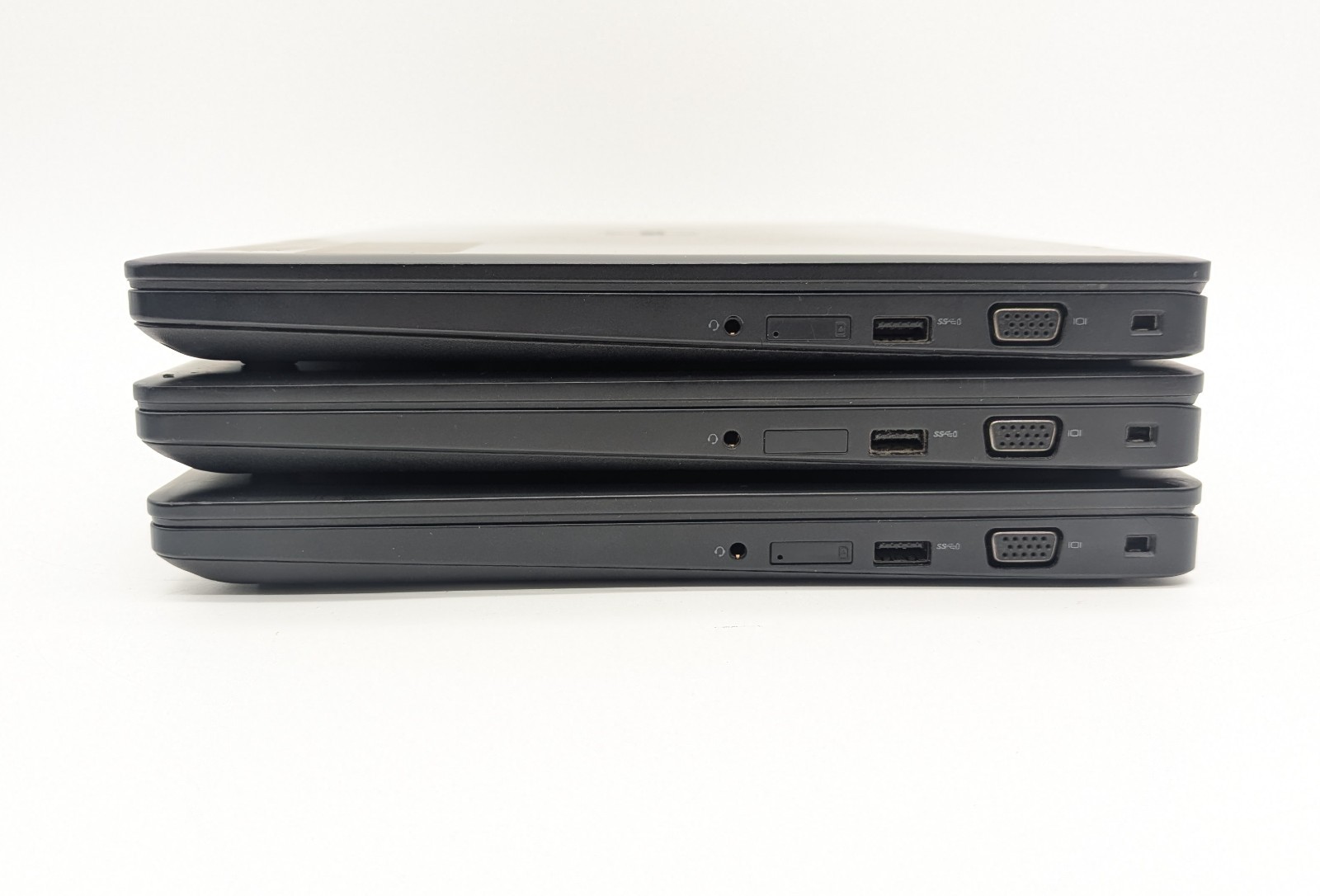 Lot of 3 Dell Latitude 5580 – Intel Core i7-7600U 2.9 GHz 8GB DDR4 RAM No OS/SSD