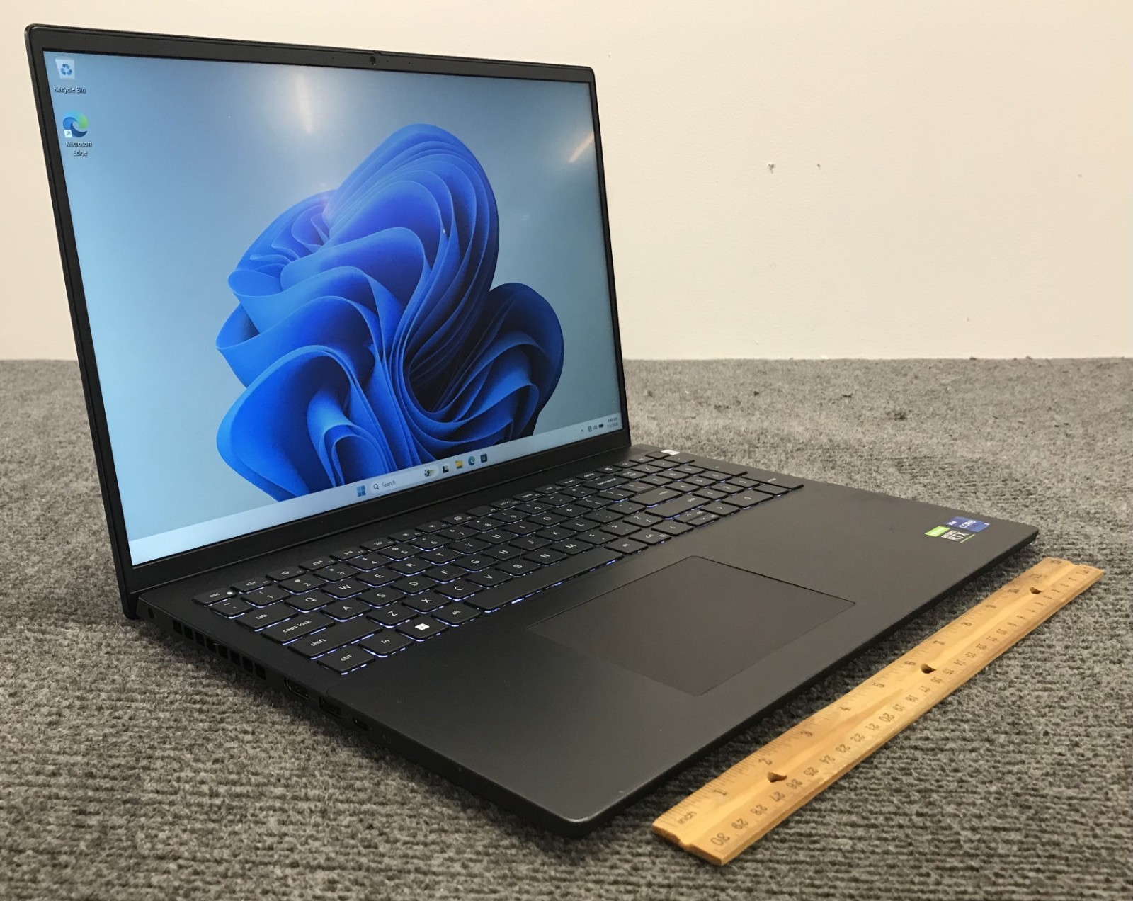 Dell Vostro 7620 15.6″ Laptop i7-12700H 8GB RAM 512GB NVMe