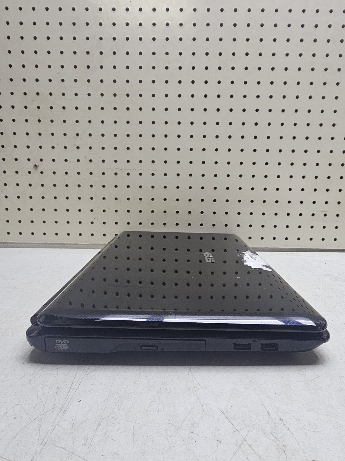 ASUS K60IJ Laptop – Pentium T4300 – 4GB RAM – 300GB HDD – BAD TRACKPAD – READ