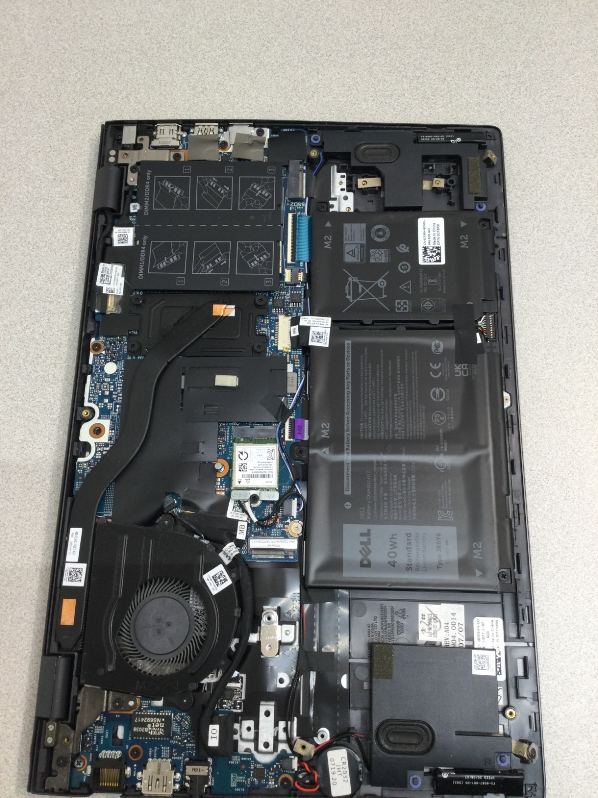 **AS-IS**Dell Vostro 5402 14″ core i5 11th gen 8GB RAM /NO SSD /PARTS OR REPAIR!