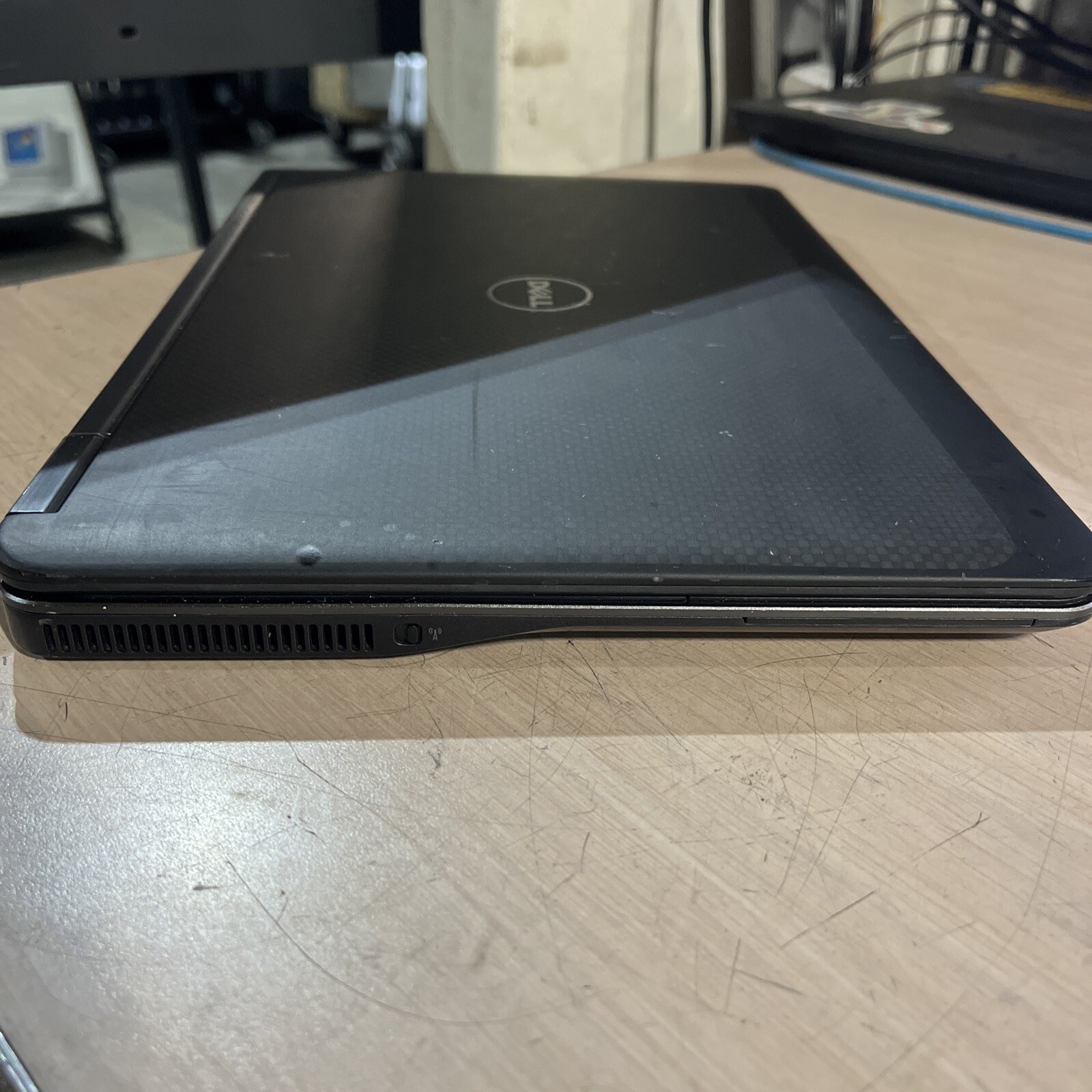 DELL LATITUDE E7240 INTEL CORE I5-4210U 1.70GHZ 8GB RAM NO HD