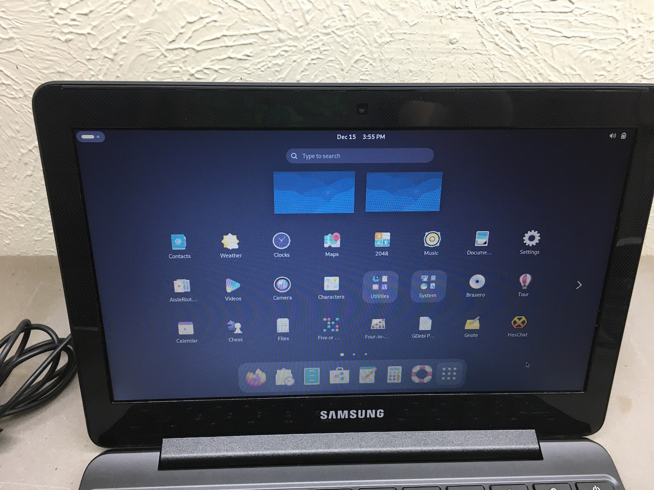 Samsung 11.6″ XE500C13-K06US Linux Debian 13 laptop 4GB RAM 64GB eMMC w/ power