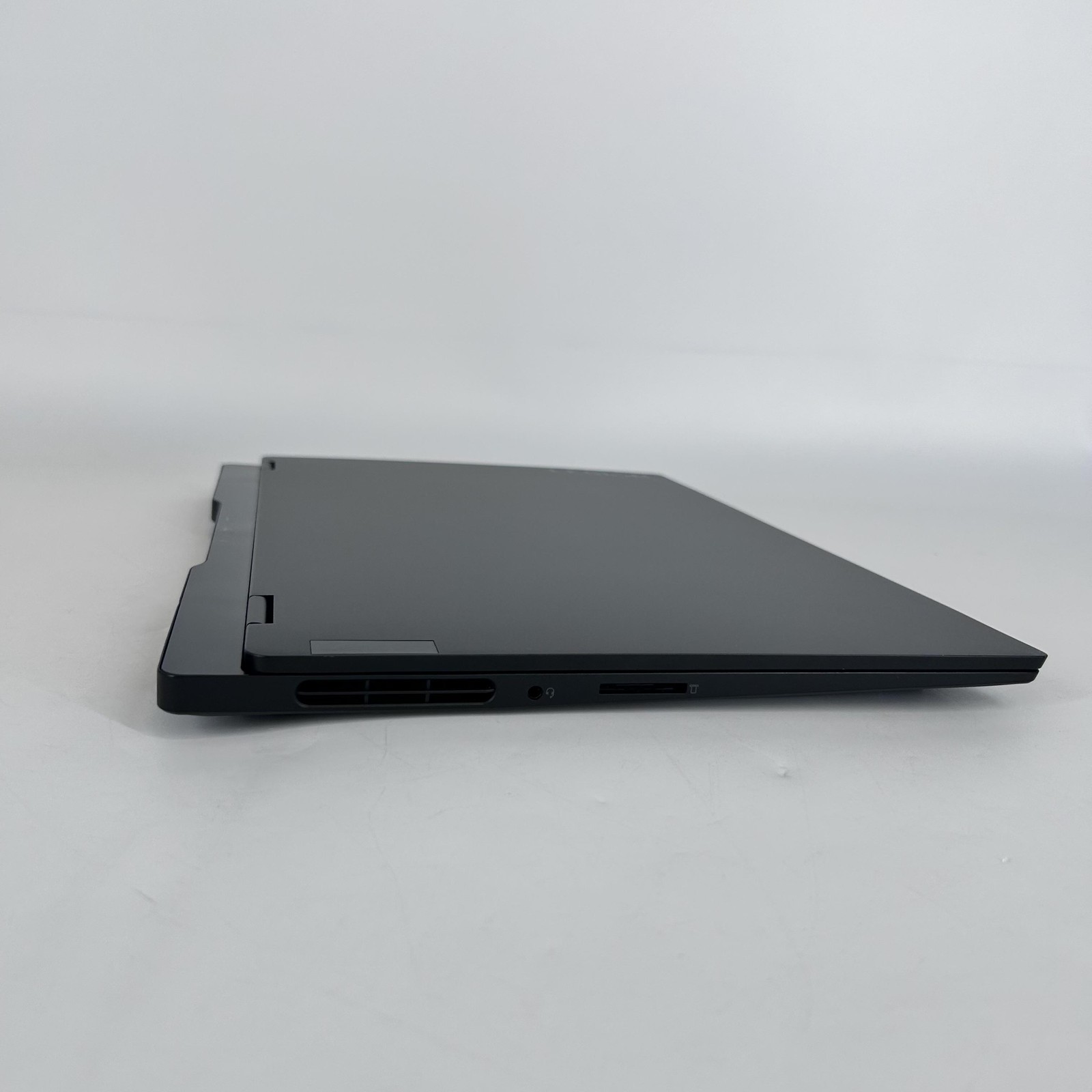 Lenovo Legion Slim 7 15.6 4K 3.3GHz Ryzen 9 5900HX 16GB 1TB SSD RTX 3050 Ti Good