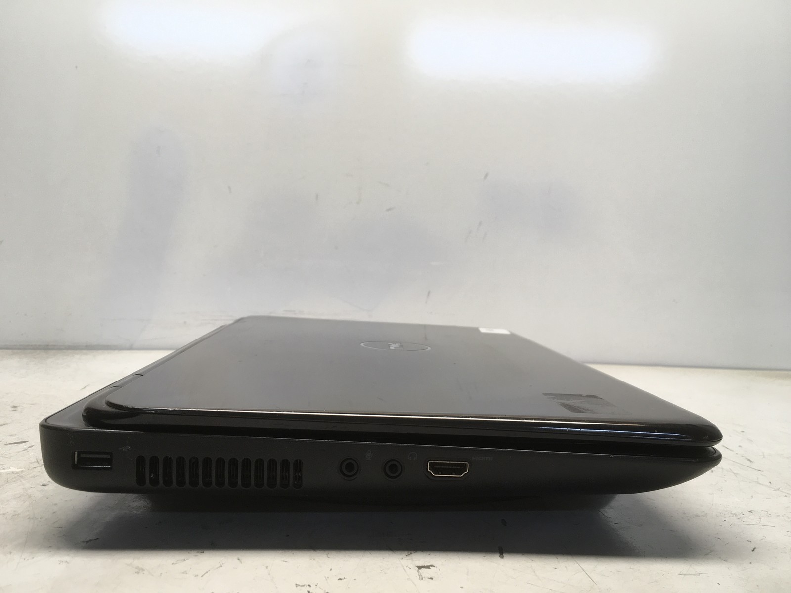 Dell Inspiron N5010 Intel i5-M460 2.53GHz 4 GB NO HDD No Batt