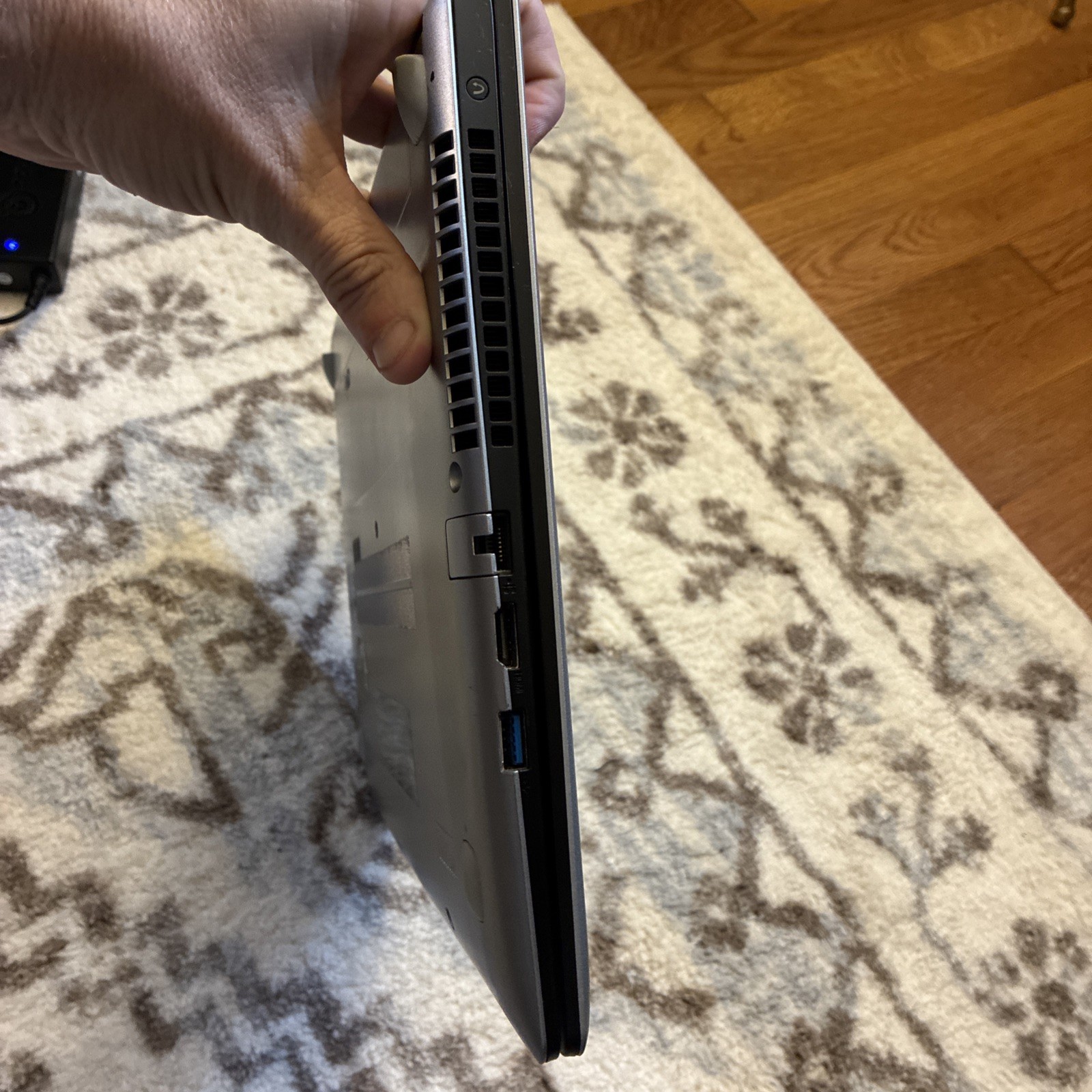 Lenovo IdeaPad S400 Touch 14” Intel i3 1.8ghz 4 GB RAM 500 GB HD (Needs Battery)