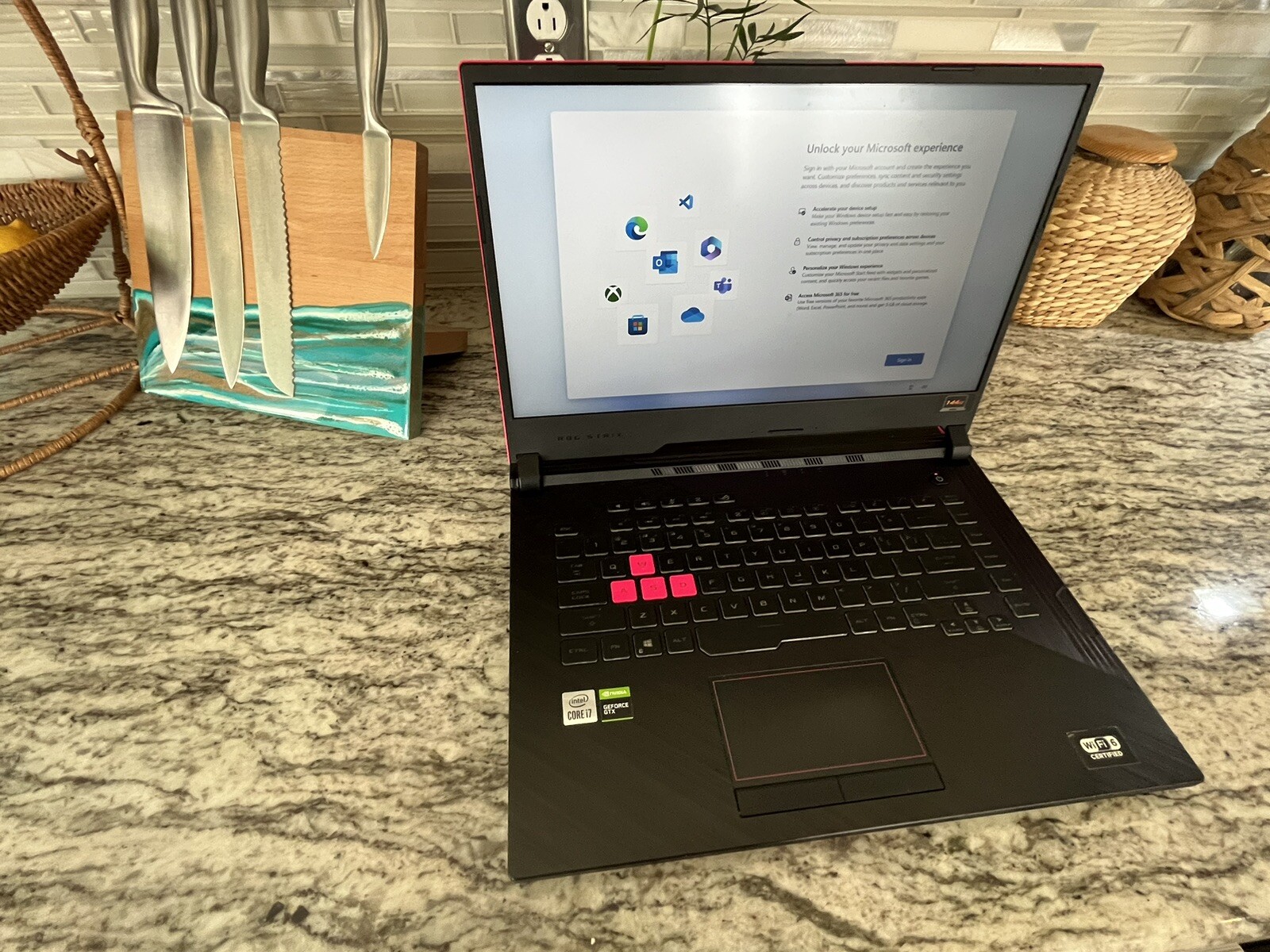 NVIDIA Geforce GTX 1650 Ti Gaming Laptop (Comes with charger and box)