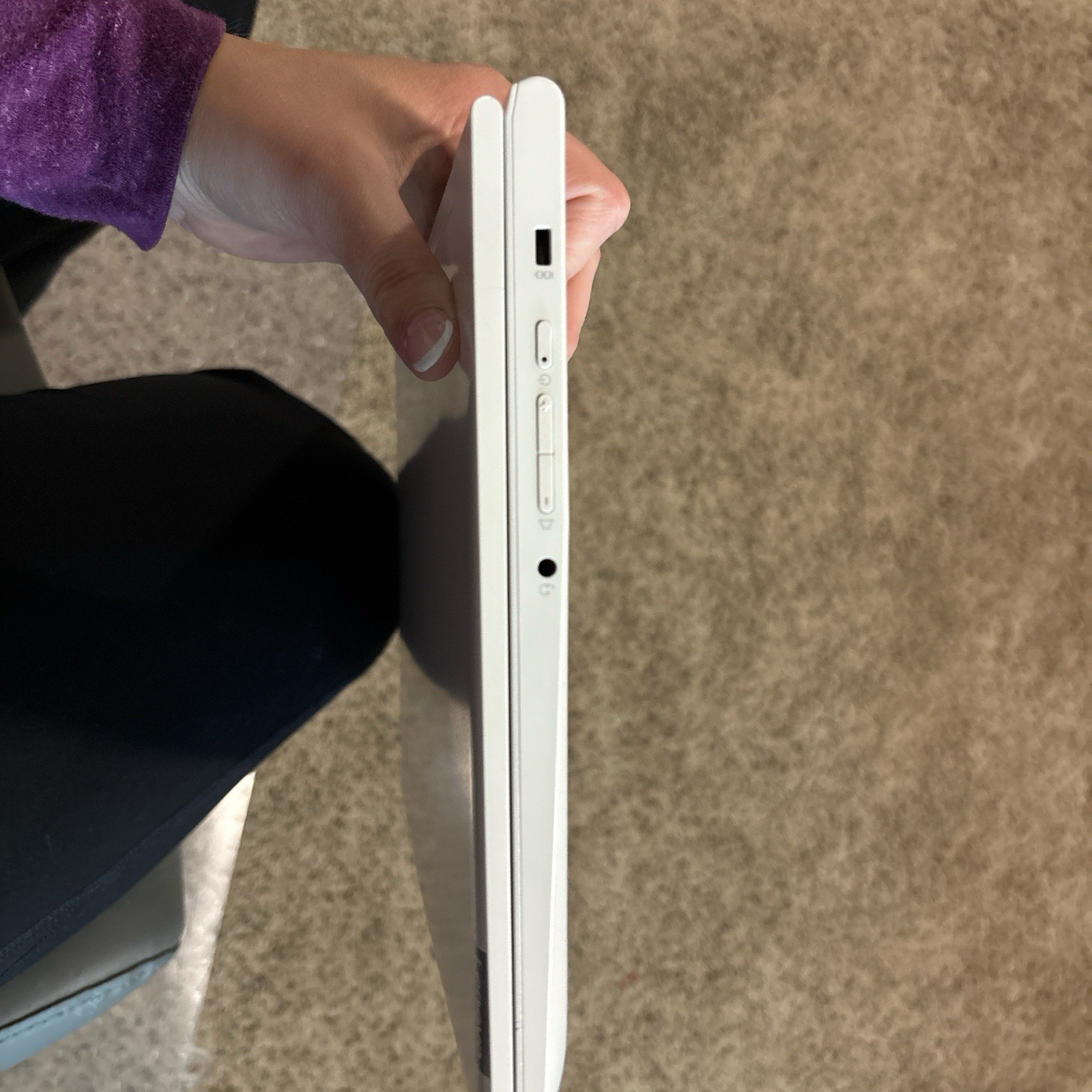 White Lenovo Chromebook Laptop with Charger. Folds Flat, In Very Good Condition