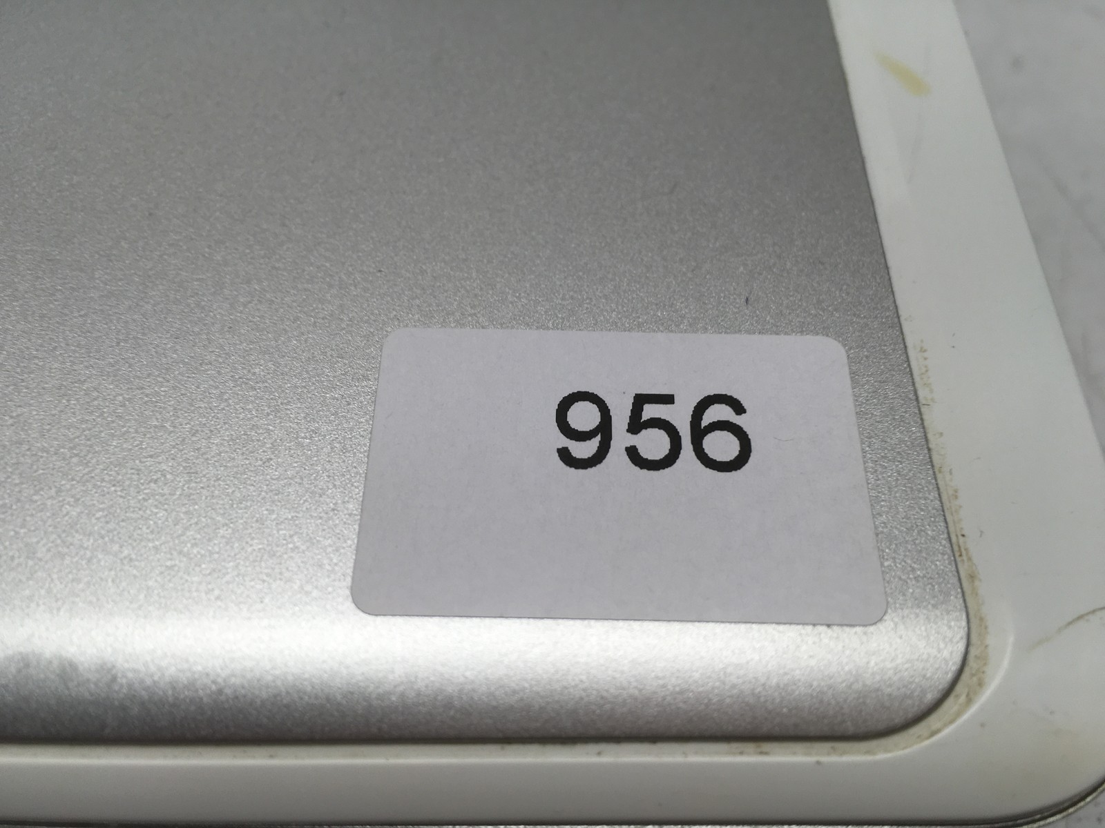 Dell Inspiron E1505 MM061 Intel Core Solo 06E8 1.66GHz 1 GB NO HDD No Batt