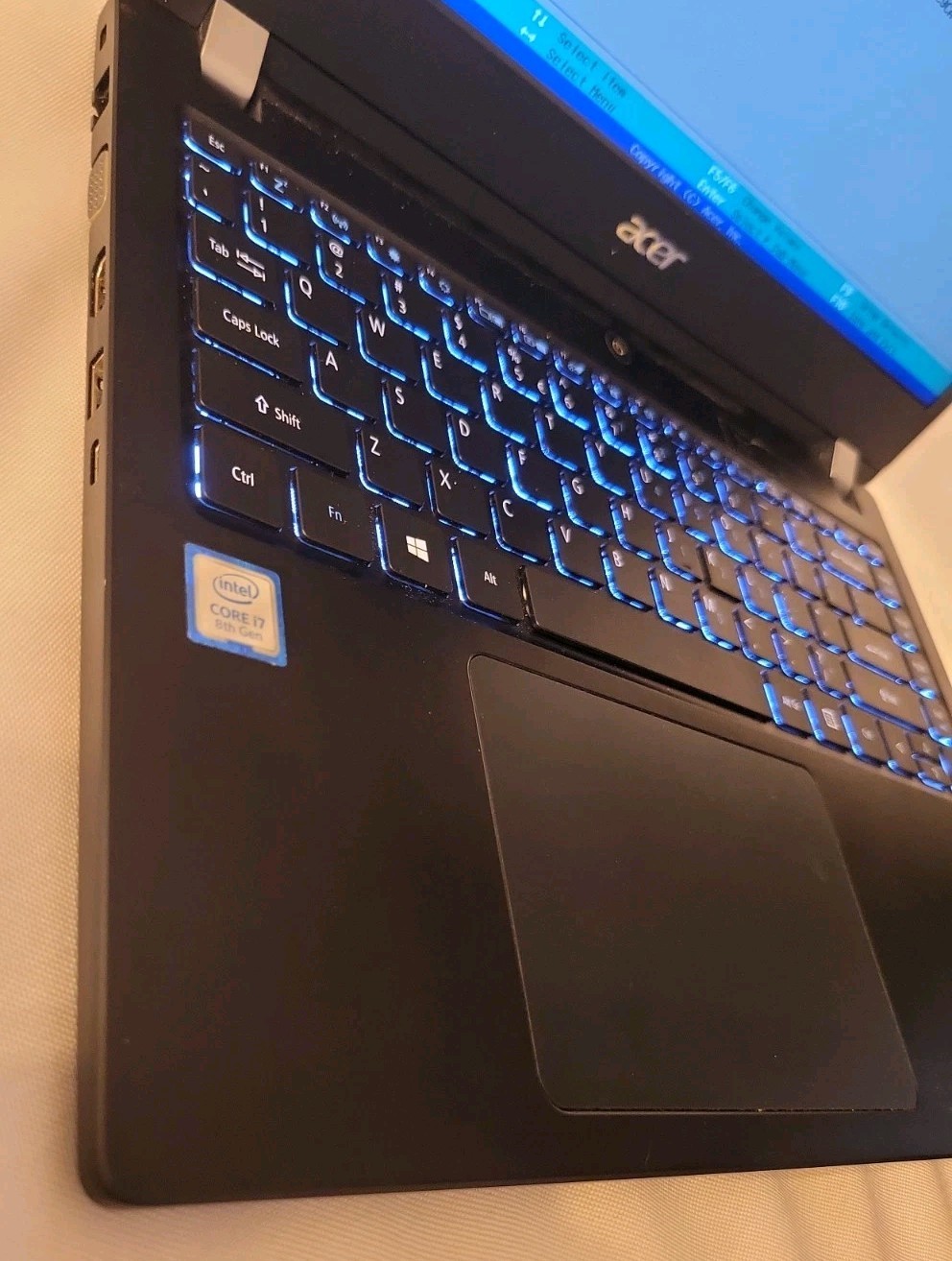 Acer travel Mate i7-8550U CPU@1.8GHz 8GB RAM no SSD 071101