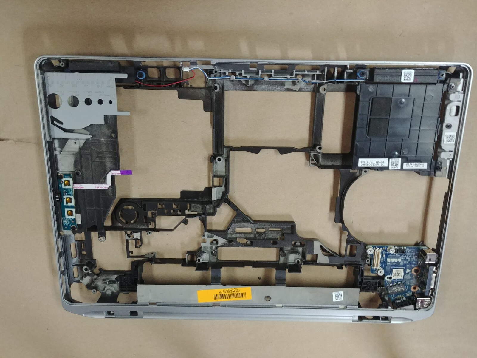 Dell Latitude E6430 INTERNAL CASE FRAME WITH OTHER ADAPTERS