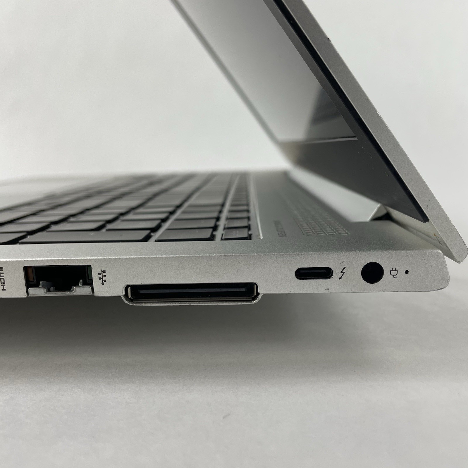 HP EliteBook 850 G6 15.6″ i5-8365U 1.60 GHz 8 GB RAM No SSD/OS/AC/Battery