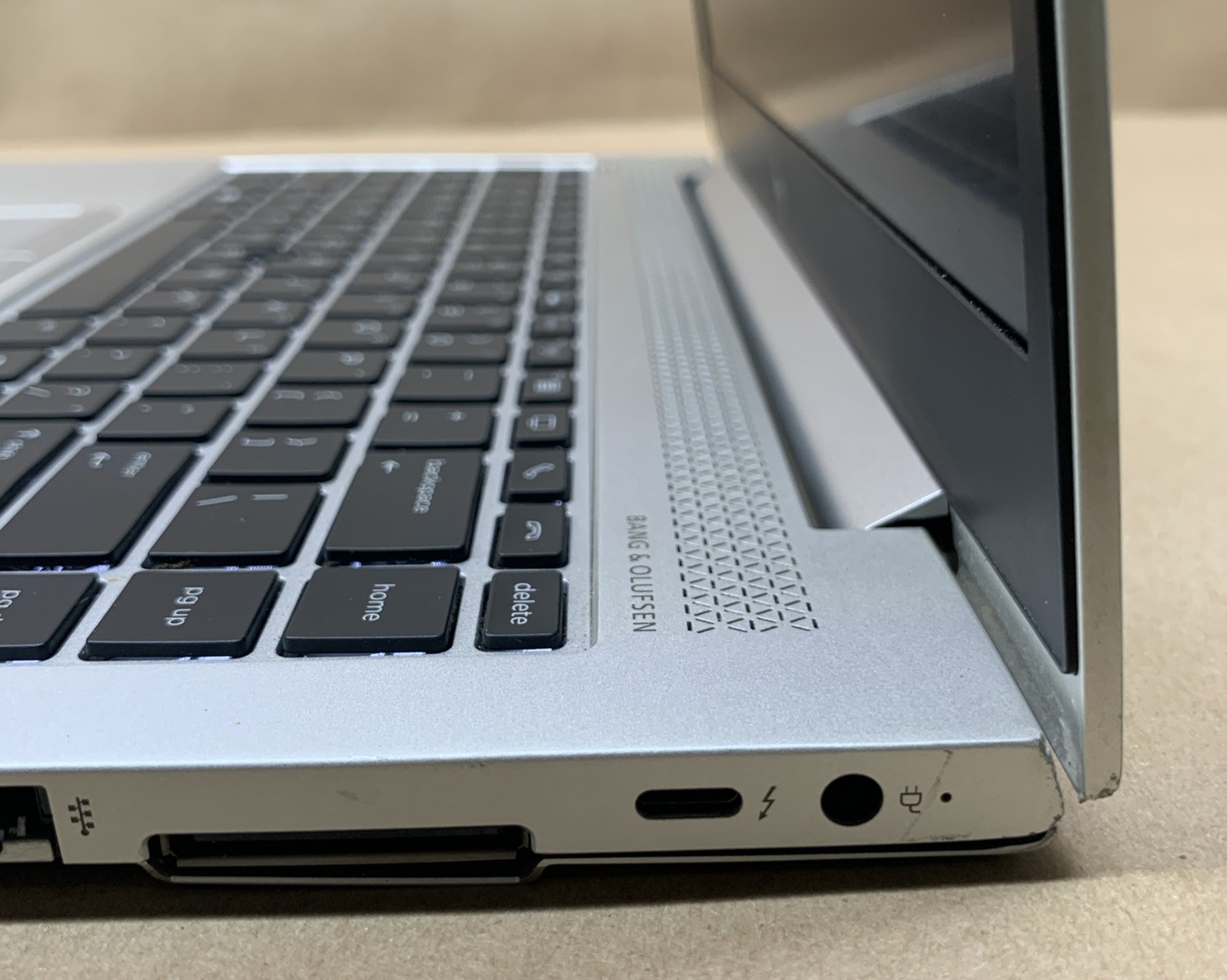 HP Elitebook 840 G6, Intel Core i7-8665U @ 1.9GHz, 4GB RAM, No SSD , No OS